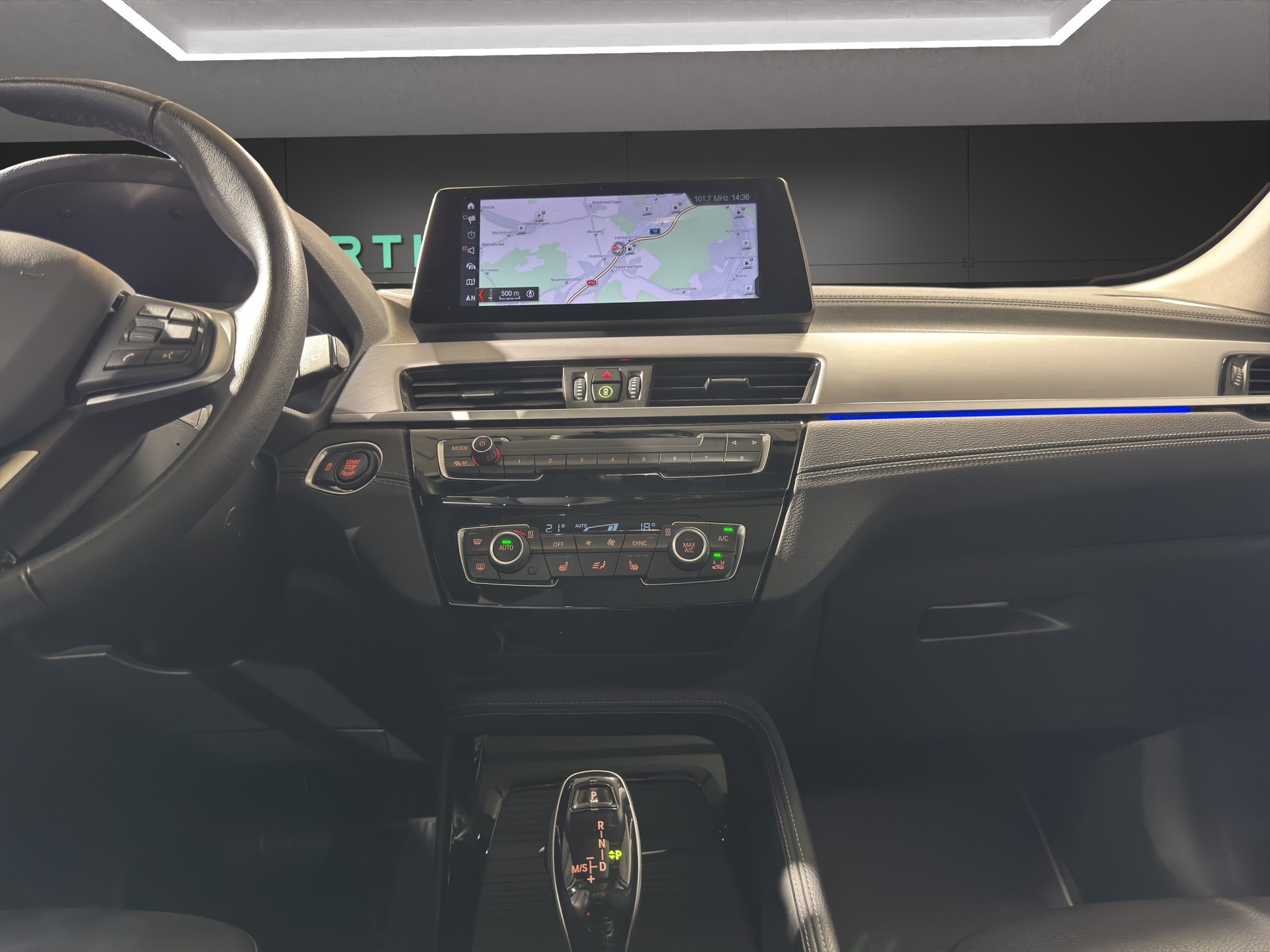 BMW X1 25i xDrive xLine-image-17