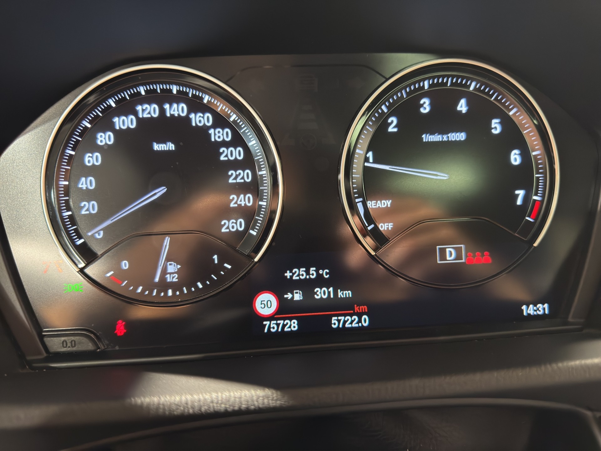 BMW X1 25i xDrive xLine-image-12