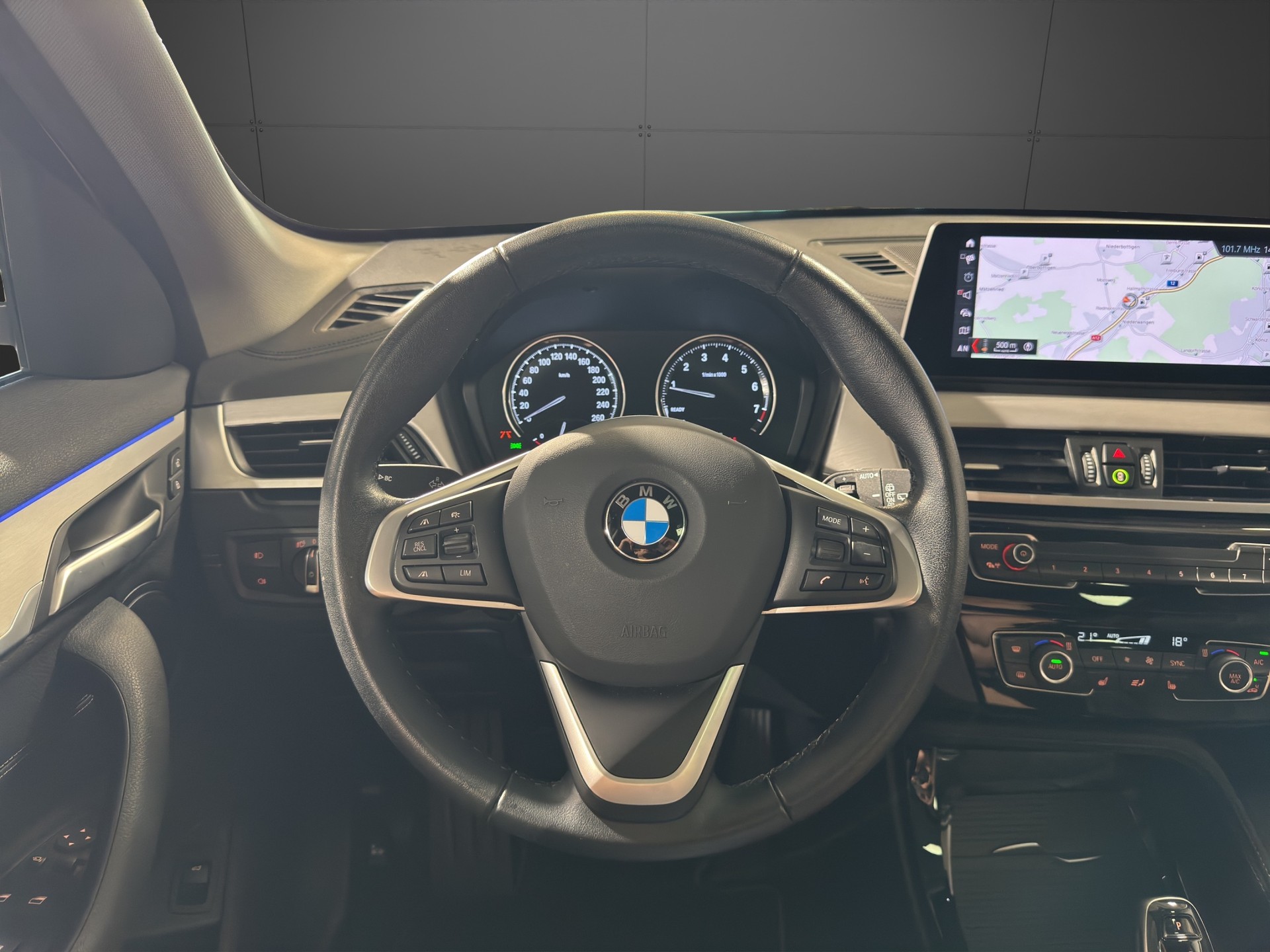 BMW X1 25i xDrive xLine-image-13