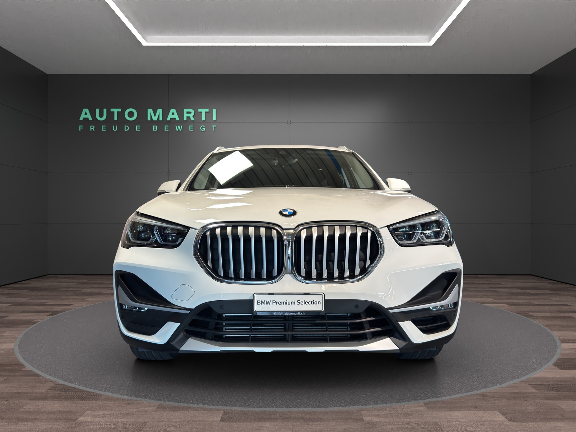 BMW X1 25i xDrive xLine-image-4