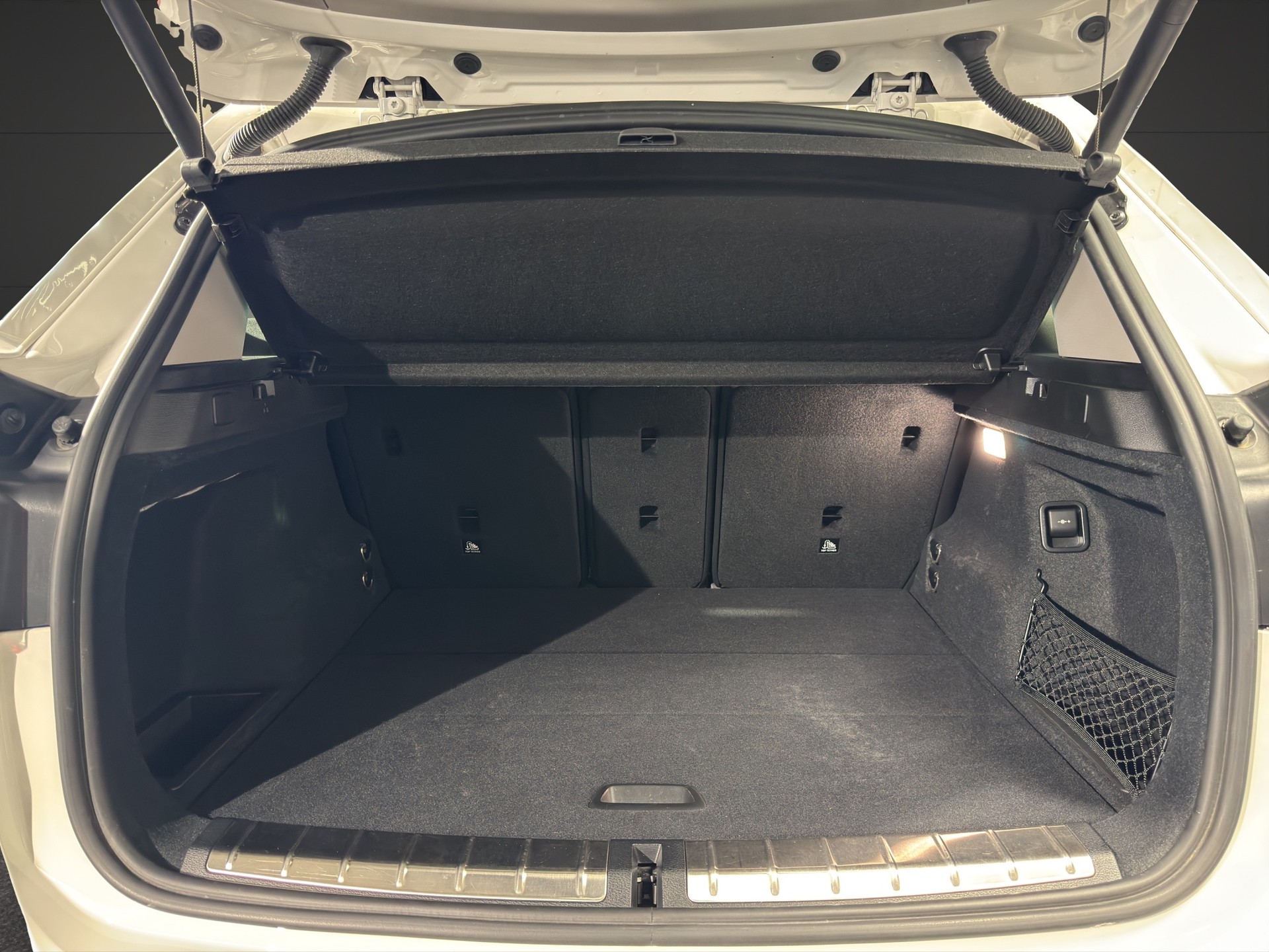 BMW X1 25i xDrive xLine-image-15