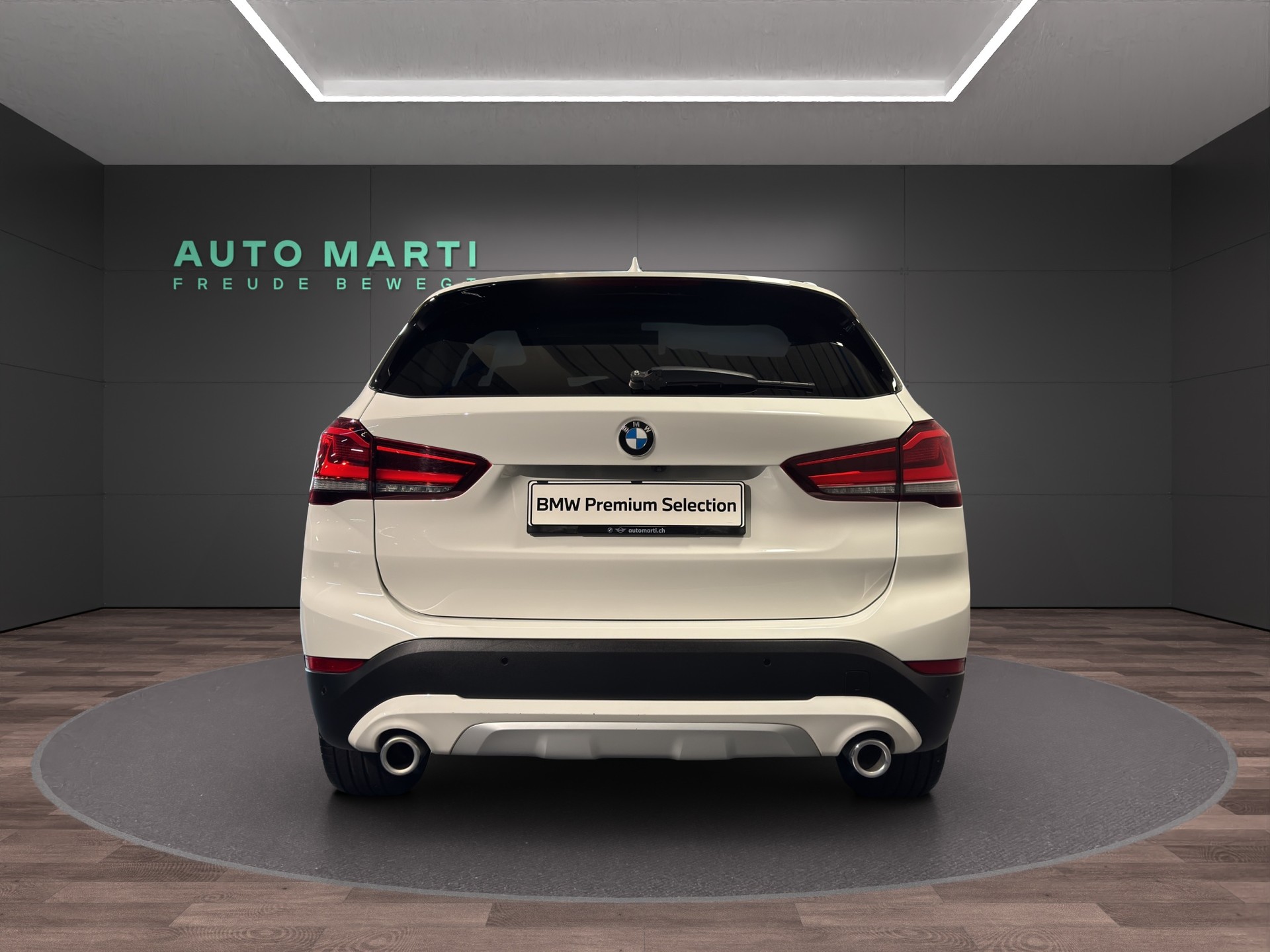 BMW X1 25i xDrive xLine-showroom-element-2