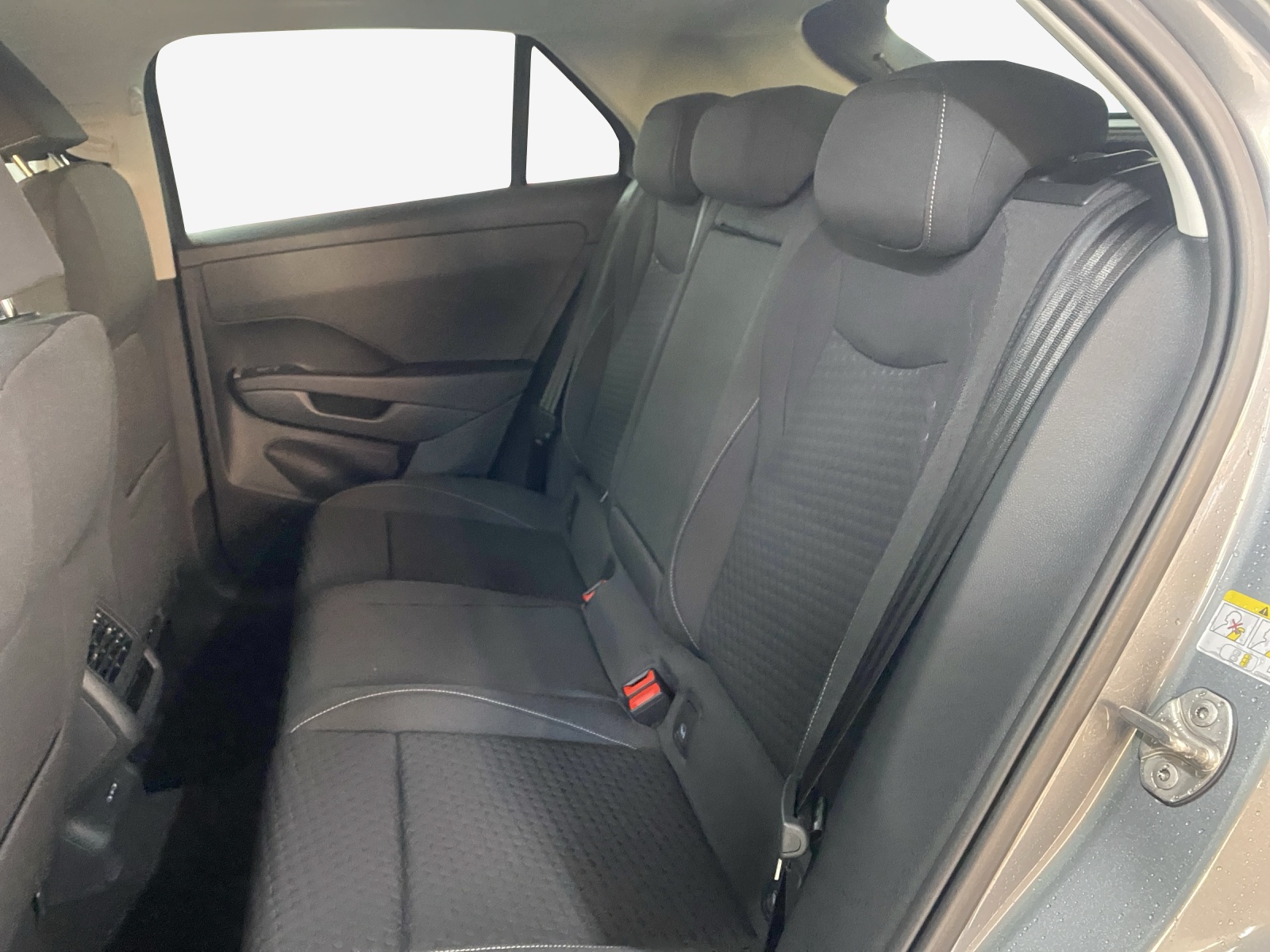 VW T-Roc 1.5 eTSI mHEV Life DSG-image-11