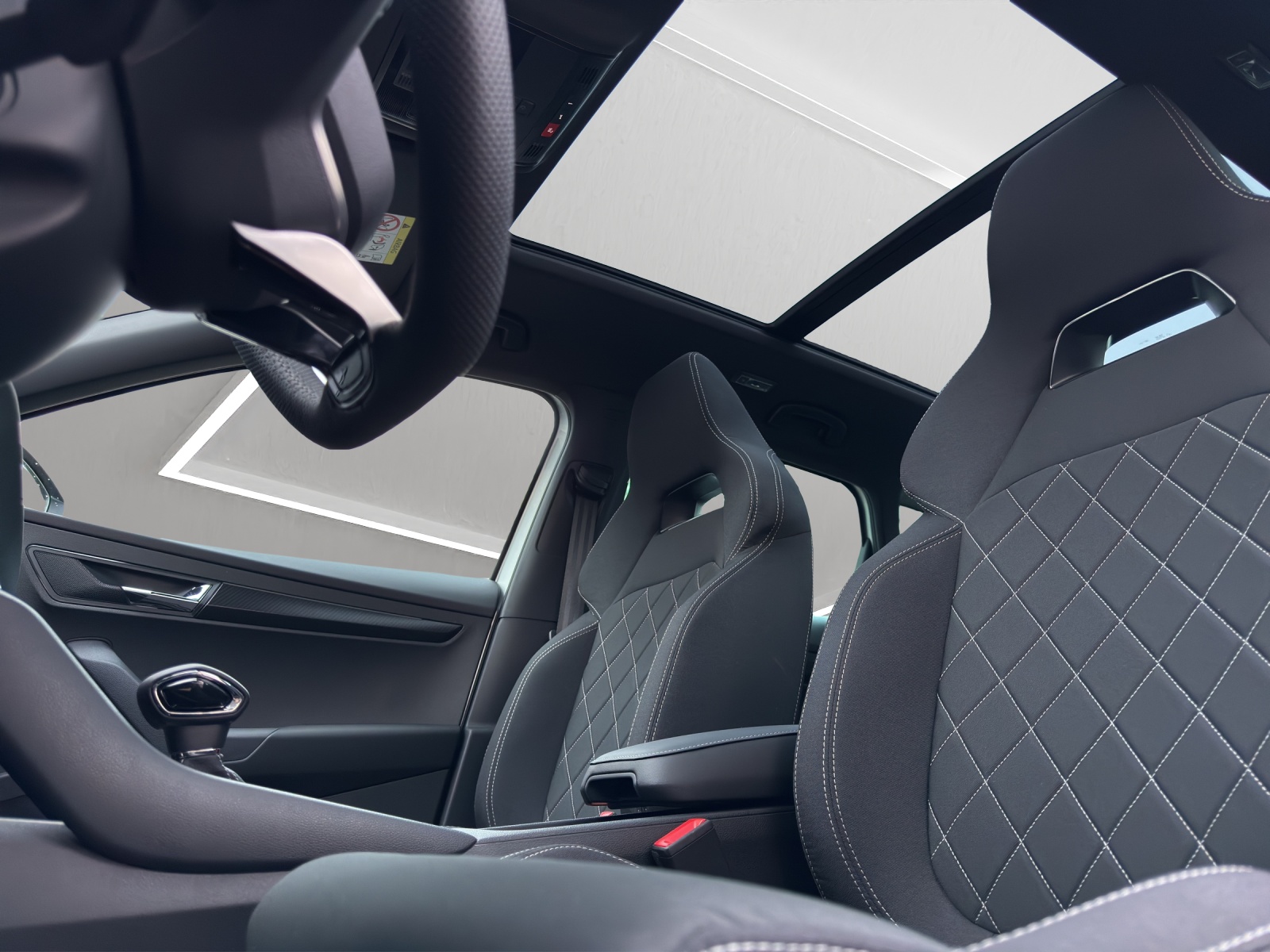 SKODA Karoq 1.5 TSI SportLine DSG-image-15