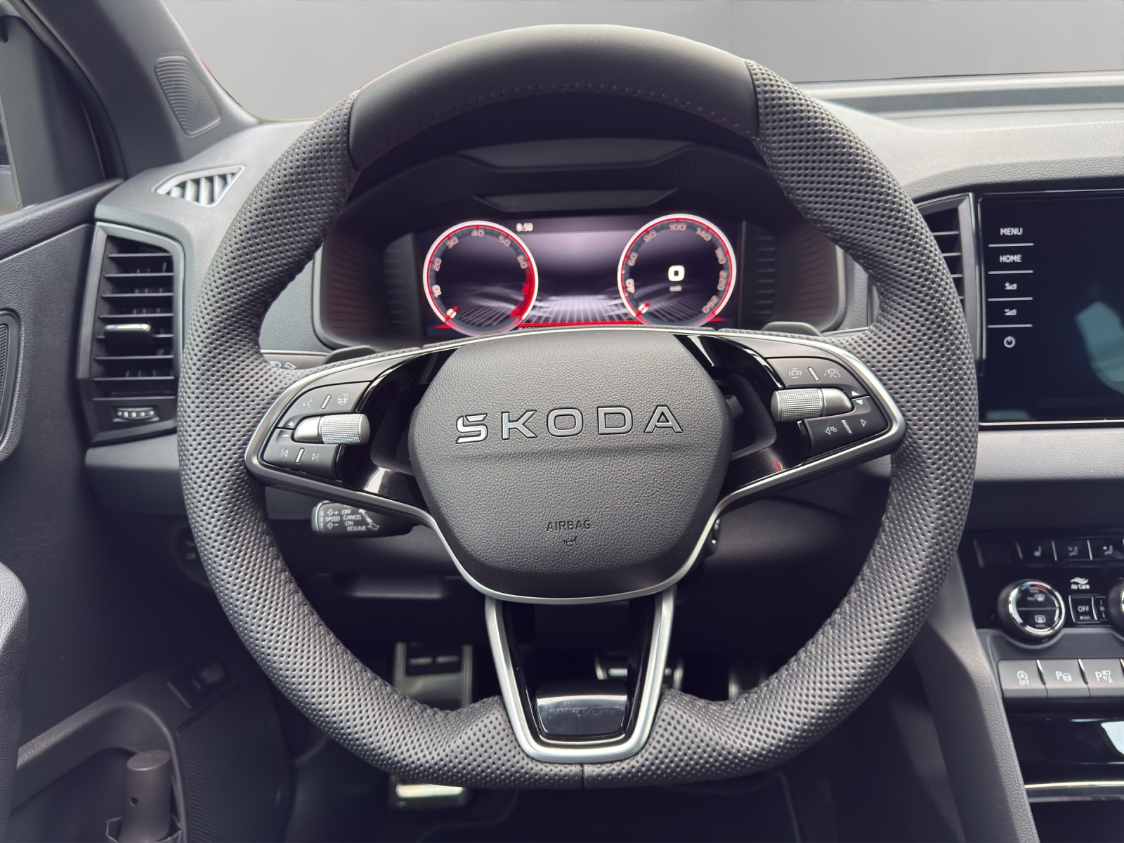 SKODA Karoq 1.5 TSI SportLine DSG-image-10