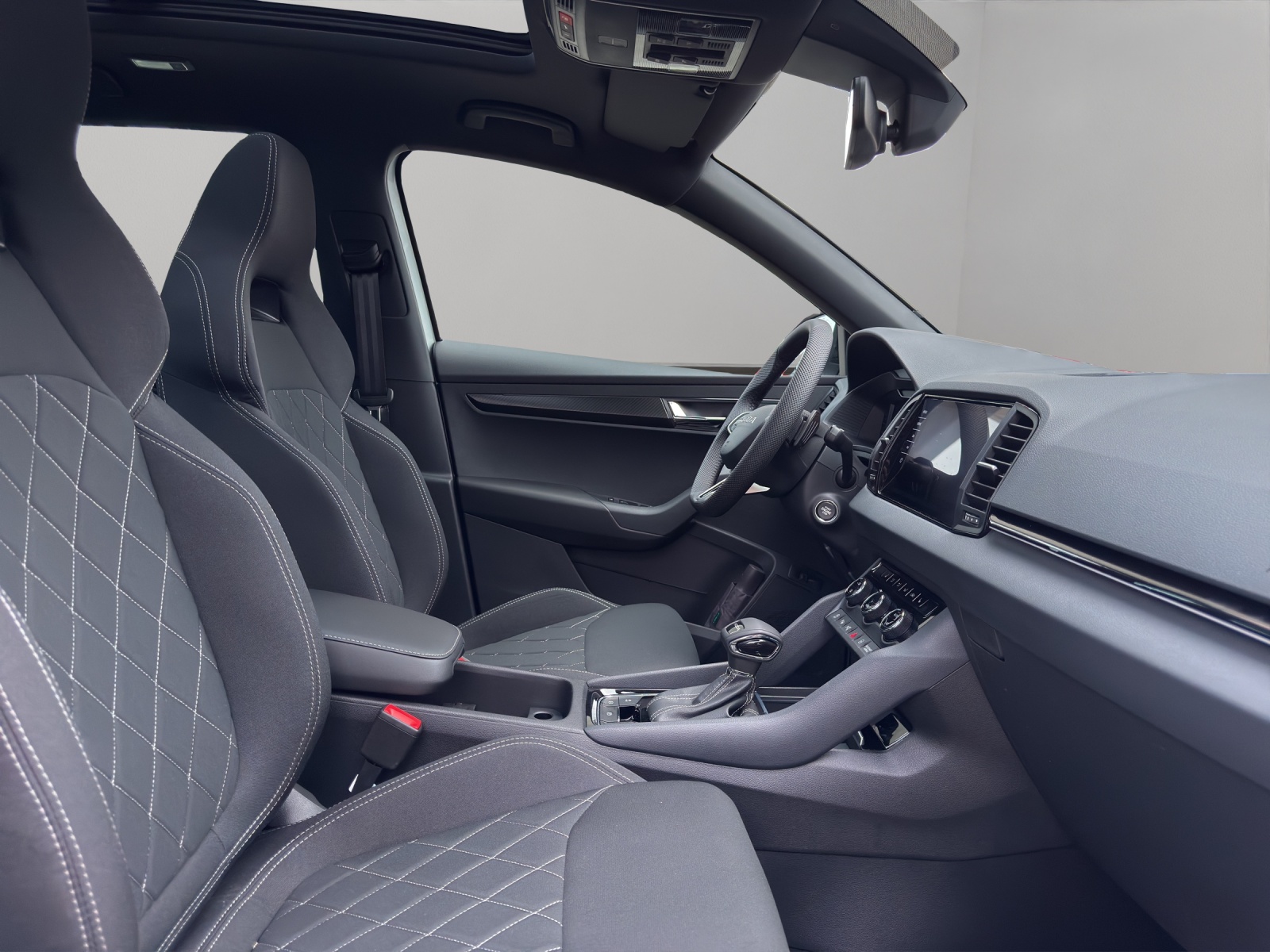 SKODA Karoq 1.5 TSI SportLine DSG-image-17