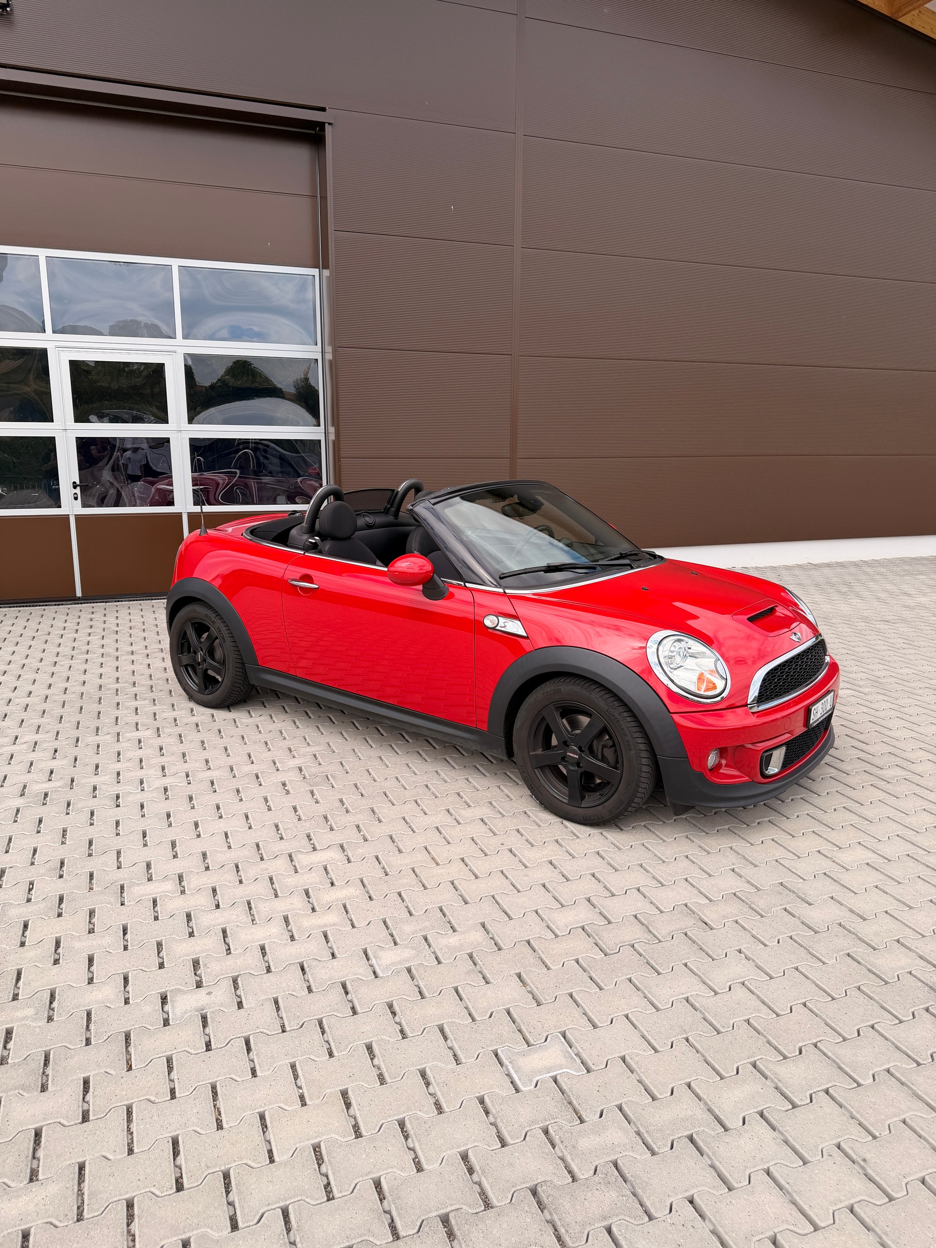 MINI Cooper S Roadster-image-0
