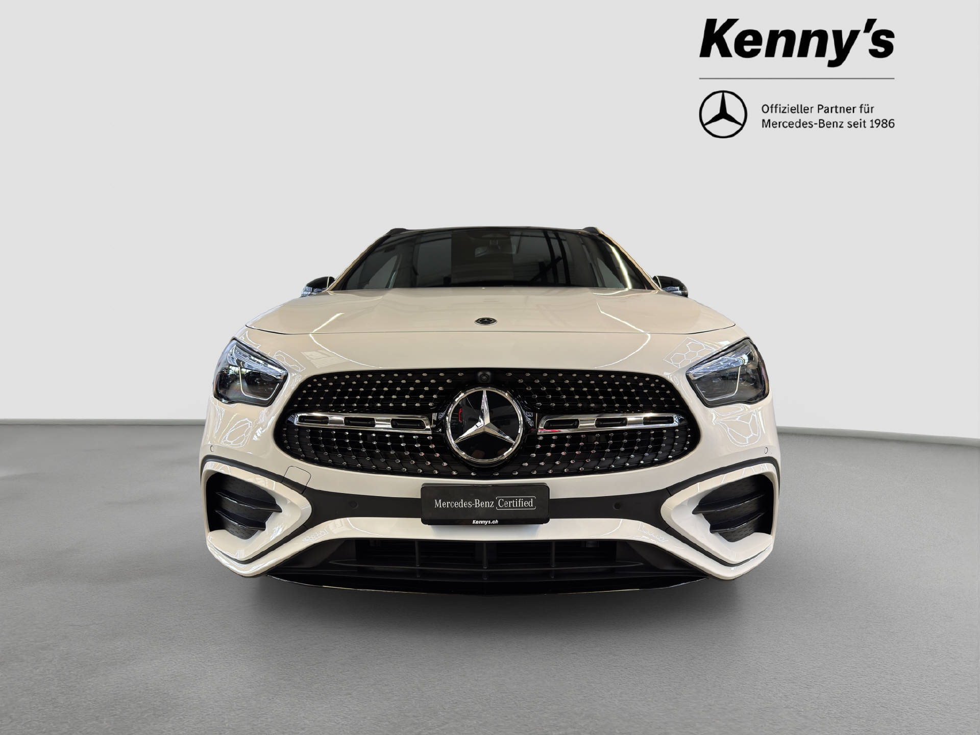 MERCEDES-BENZ GLA 220 d Swiss Star AMG Line 4MATIC-showroom-element-1