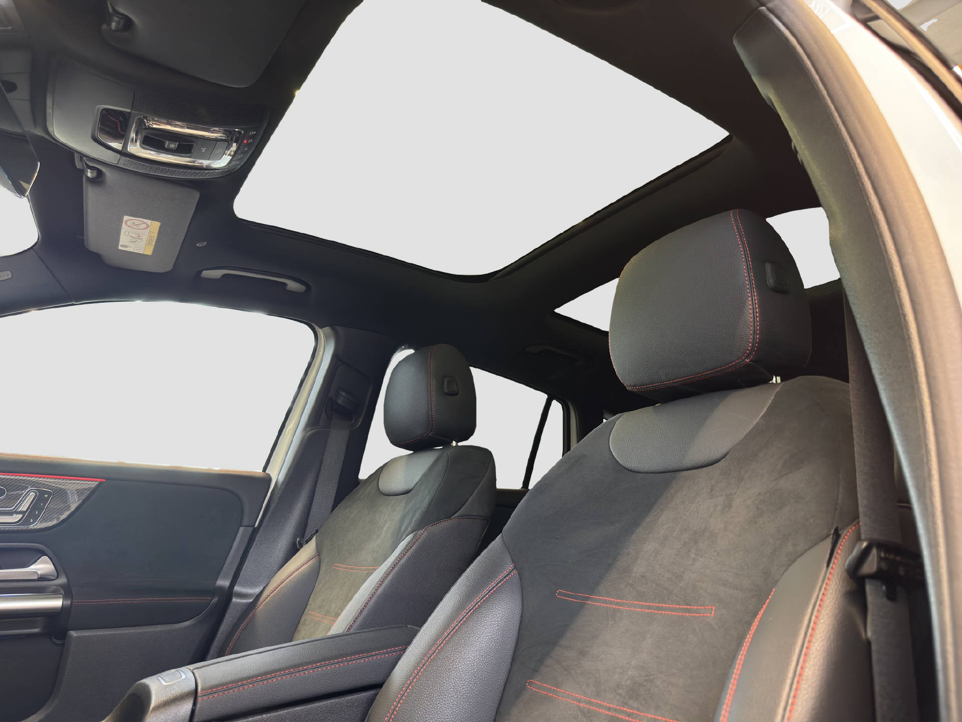 MERCEDES-BENZ GLA 220 d Swiss Star AMG Line 4MATIC-image-11