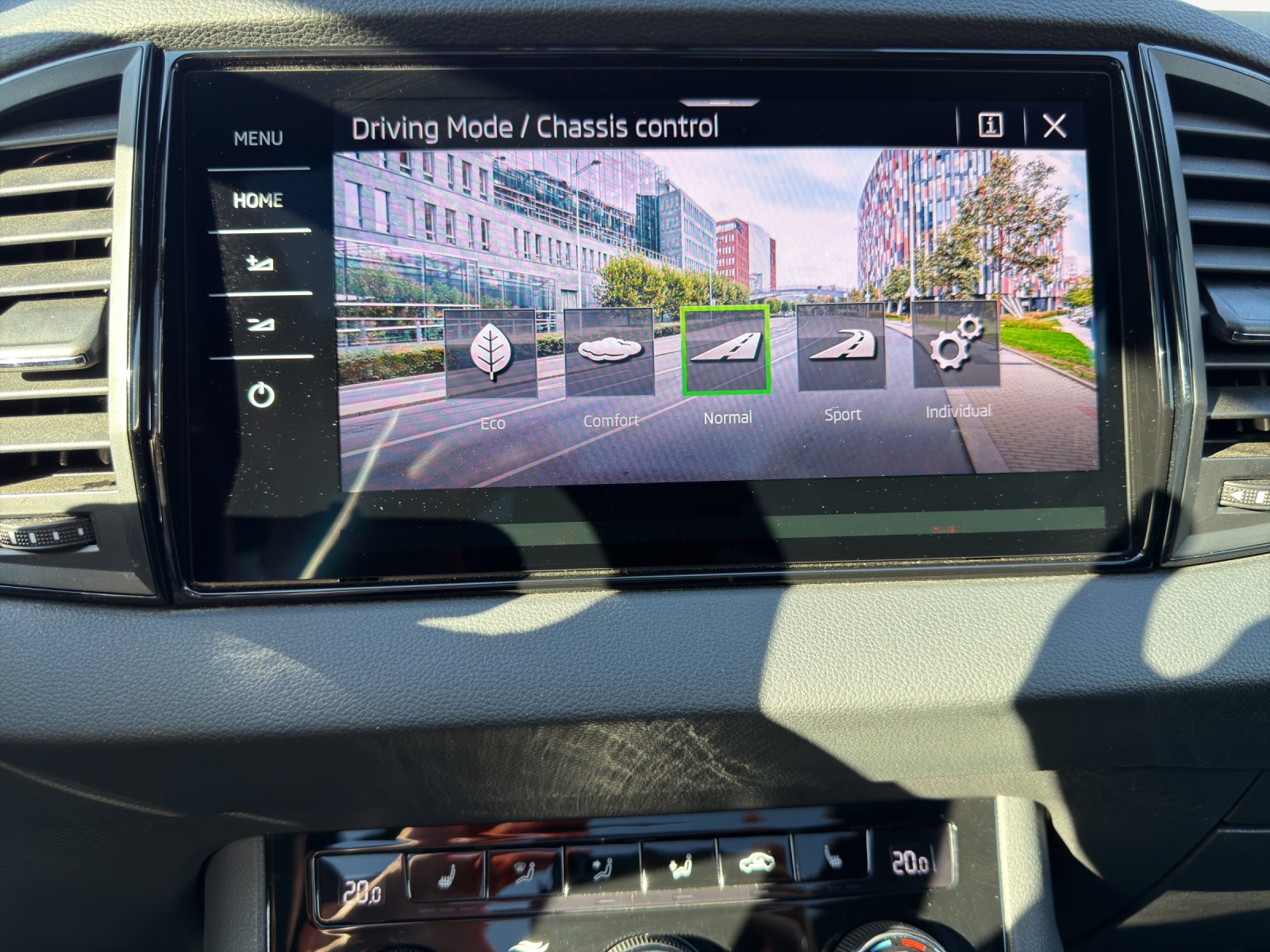 SKODA Karoq 1.5 TSI SportLine DSG-image-14