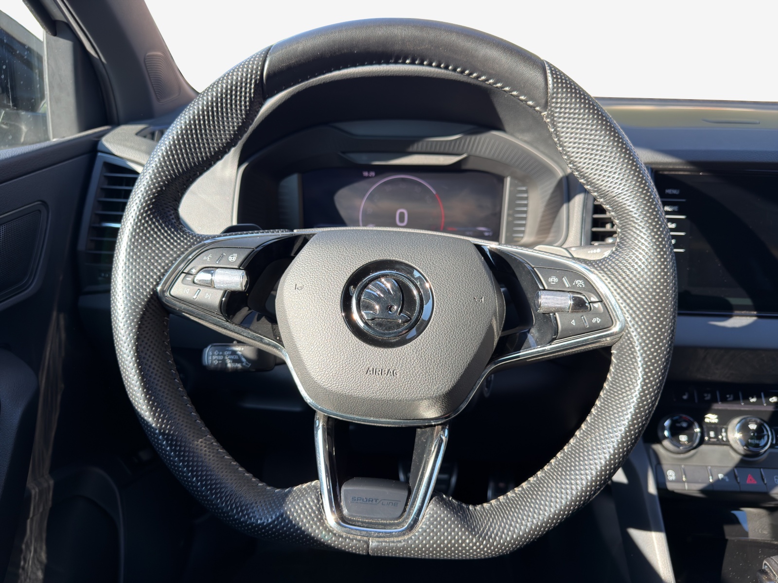 SKODA Karoq 1.5 TSI SportLine DSG-image-9