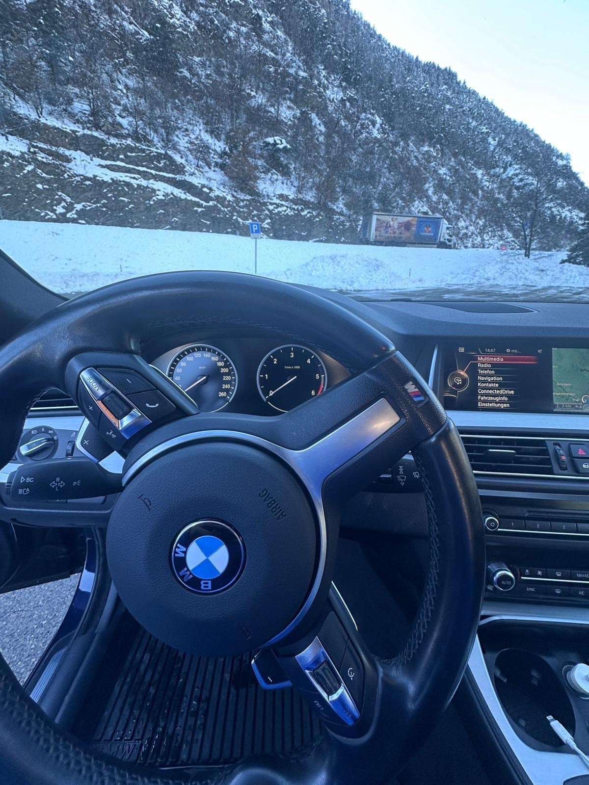 BMW 520d xDrive-image-4