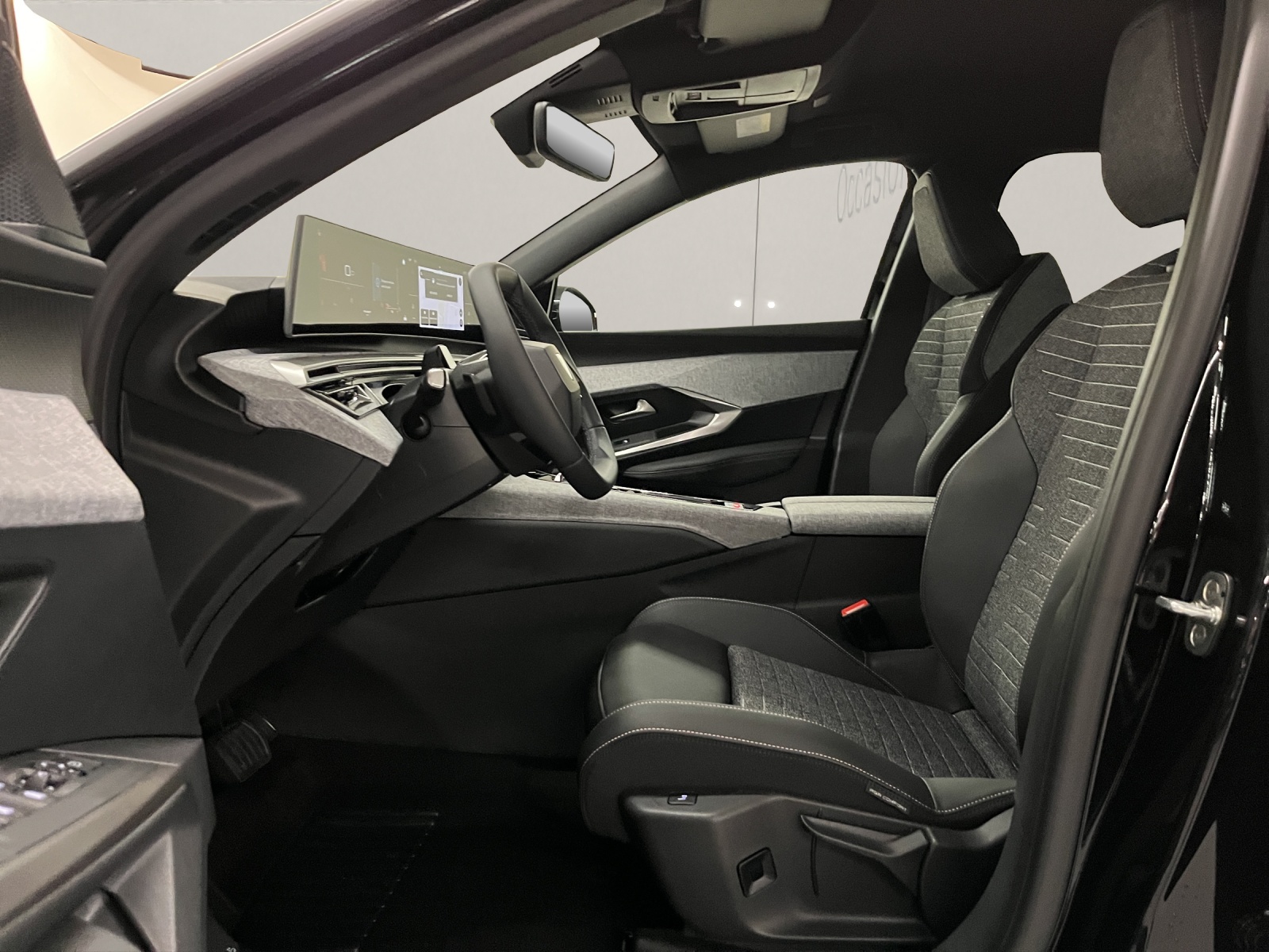 PEUGEOT 3008 1.2 Hybrid Allure Premium-image-6