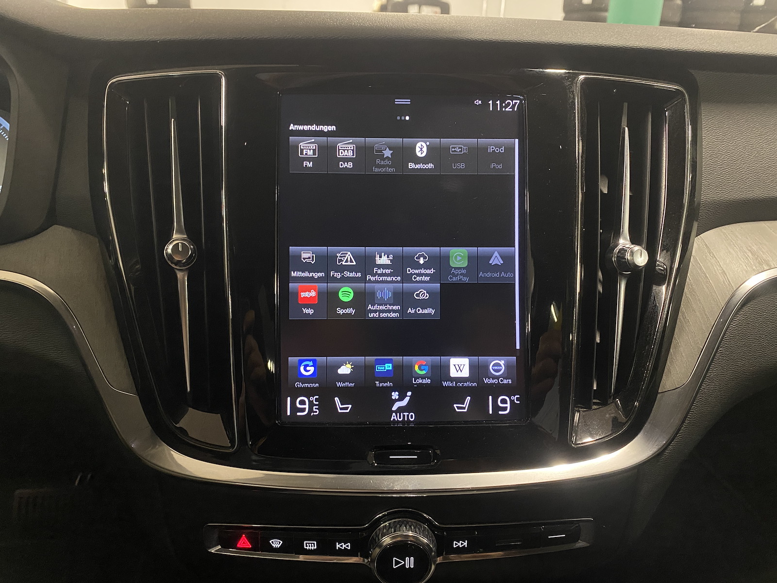VOLVO V60 Cross Country 2.0 B4 AWD-image-13