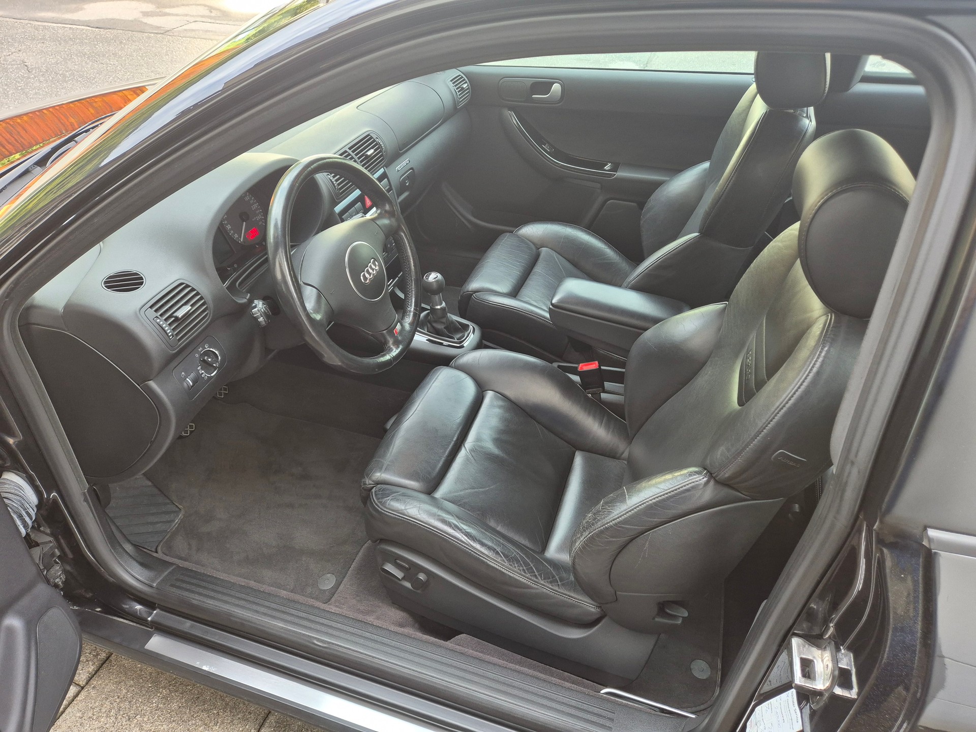 AUDI S3 quattro-image-6