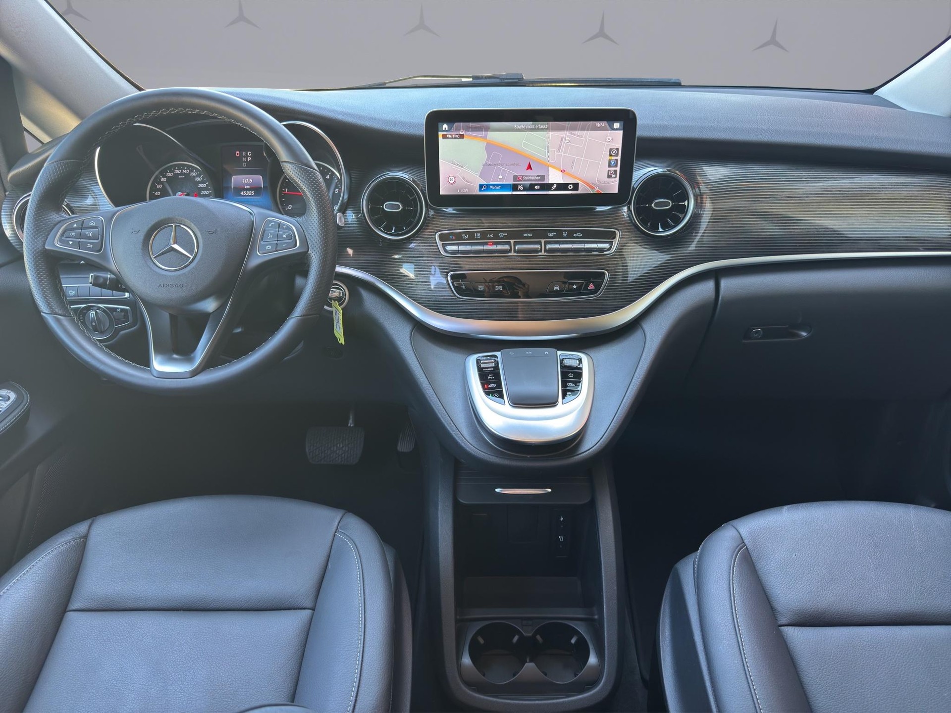 MERCEDES-BENZ V 250 d Avantgarde lang 4matic Van-image-13