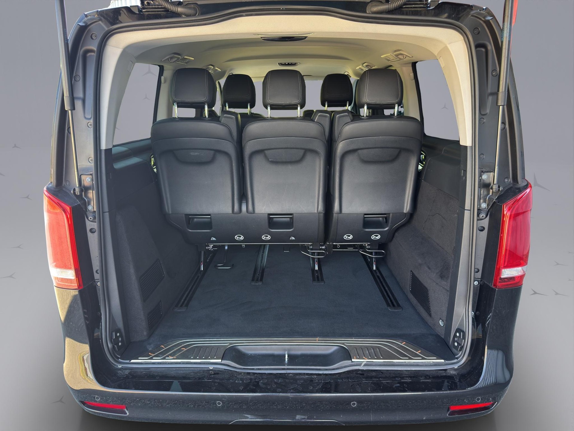 MERCEDES-BENZ V 250 d Avantgarde lang 4matic Van-image-18