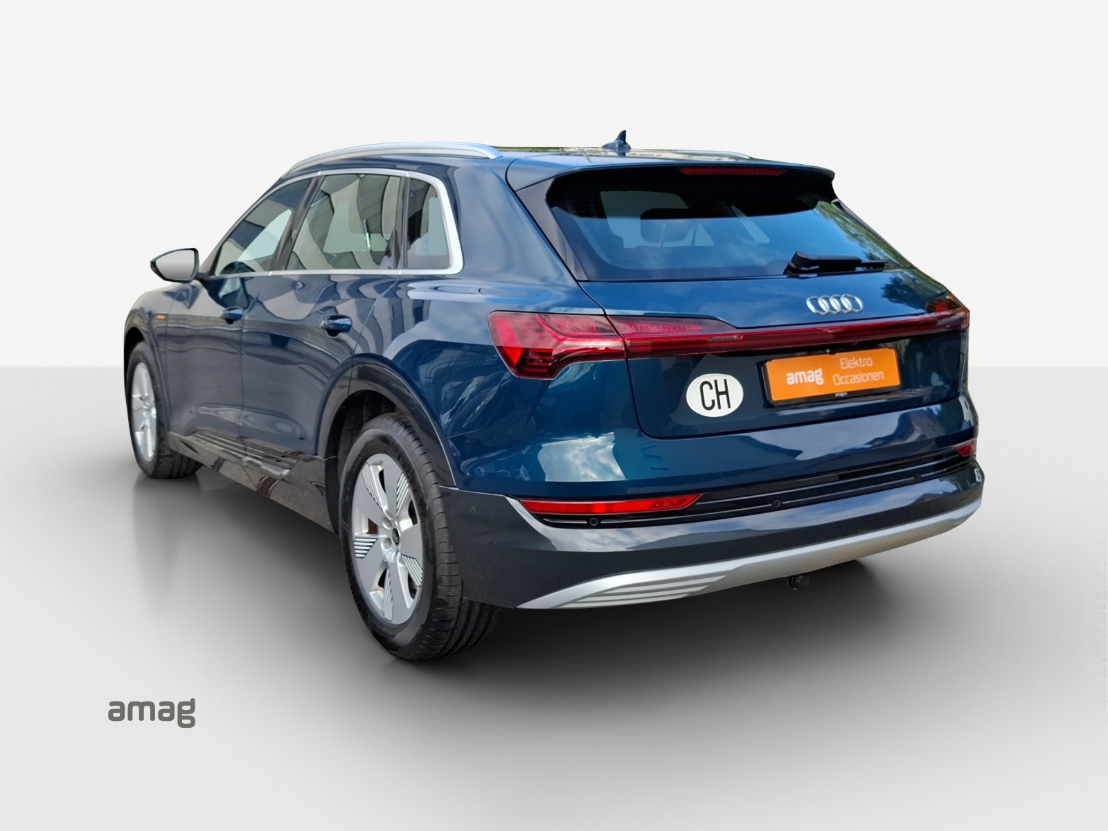 AUDI e-tron 55 Advanced quattro-image-2
