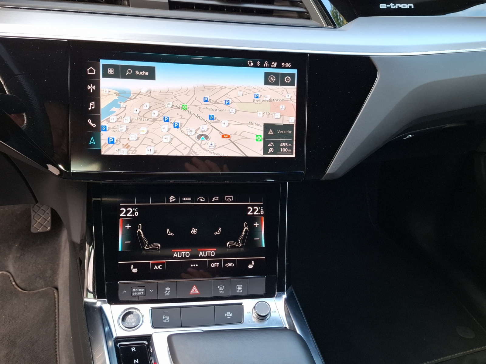 AUDI e-tron 55 Advanced quattro-image-11