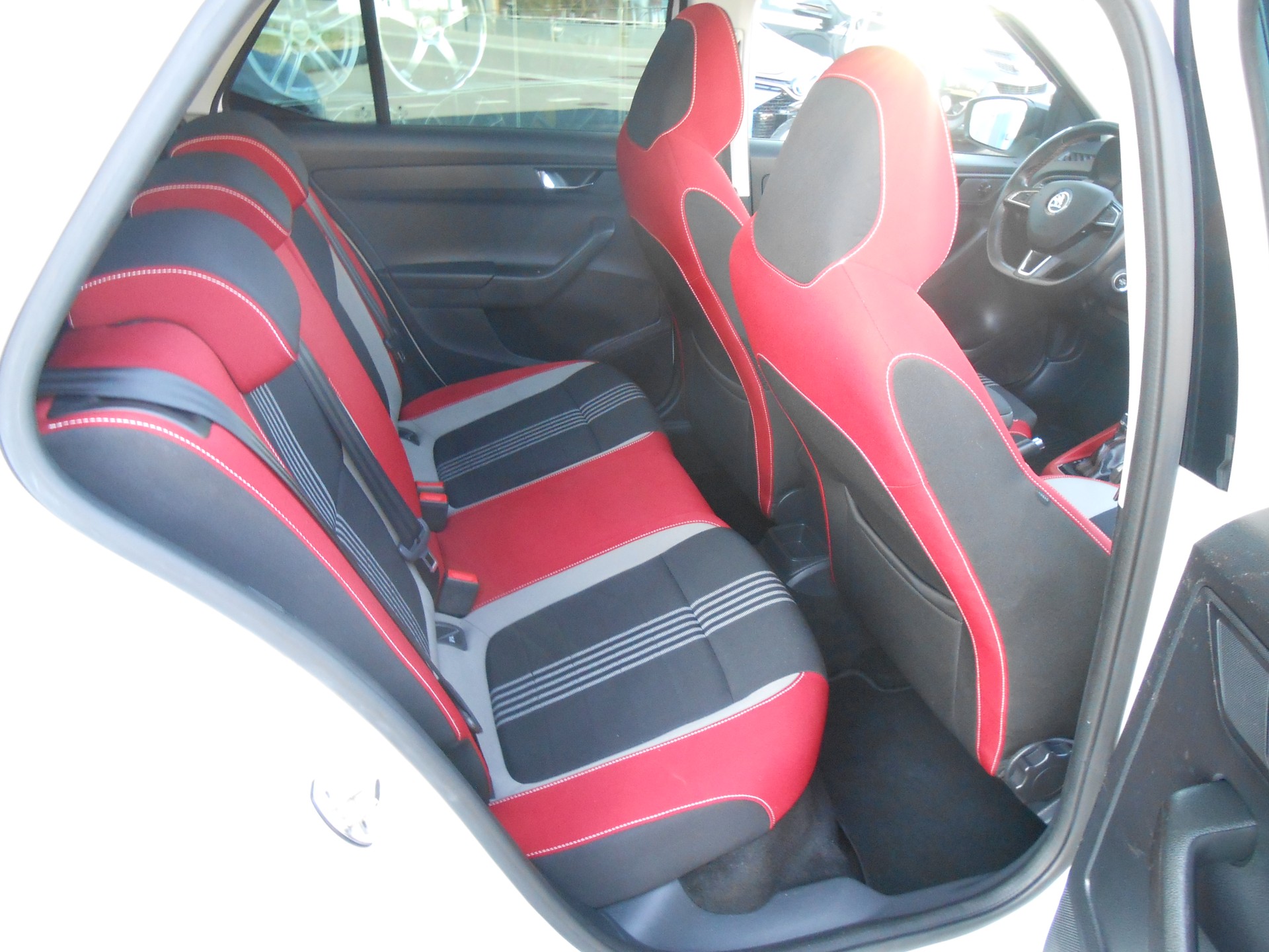 SKODA Fabia 1.2 TSI Monte Carlo DSG-image-9