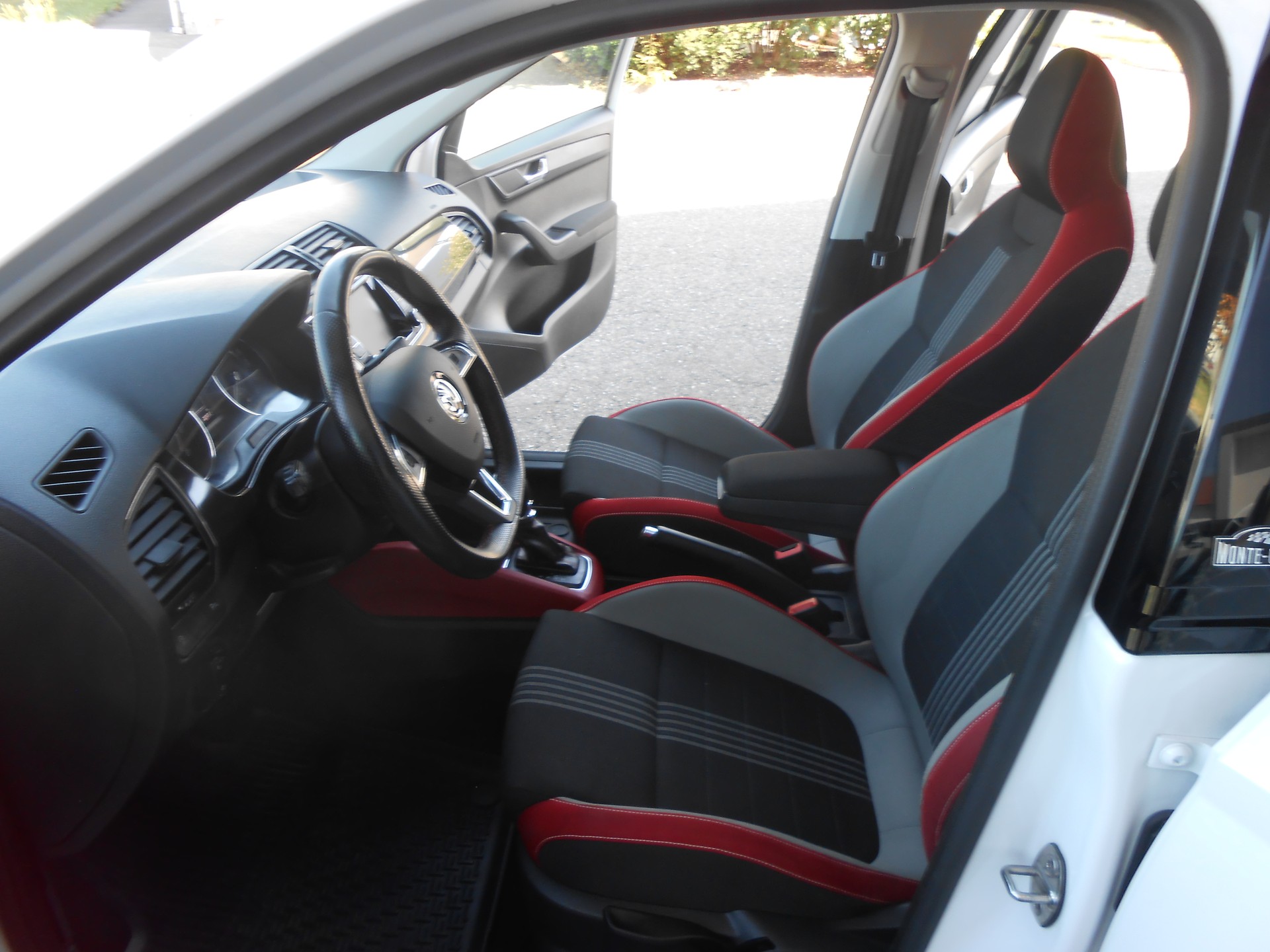 SKODA Fabia 1.2 TSI Monte Carlo DSG-image-10