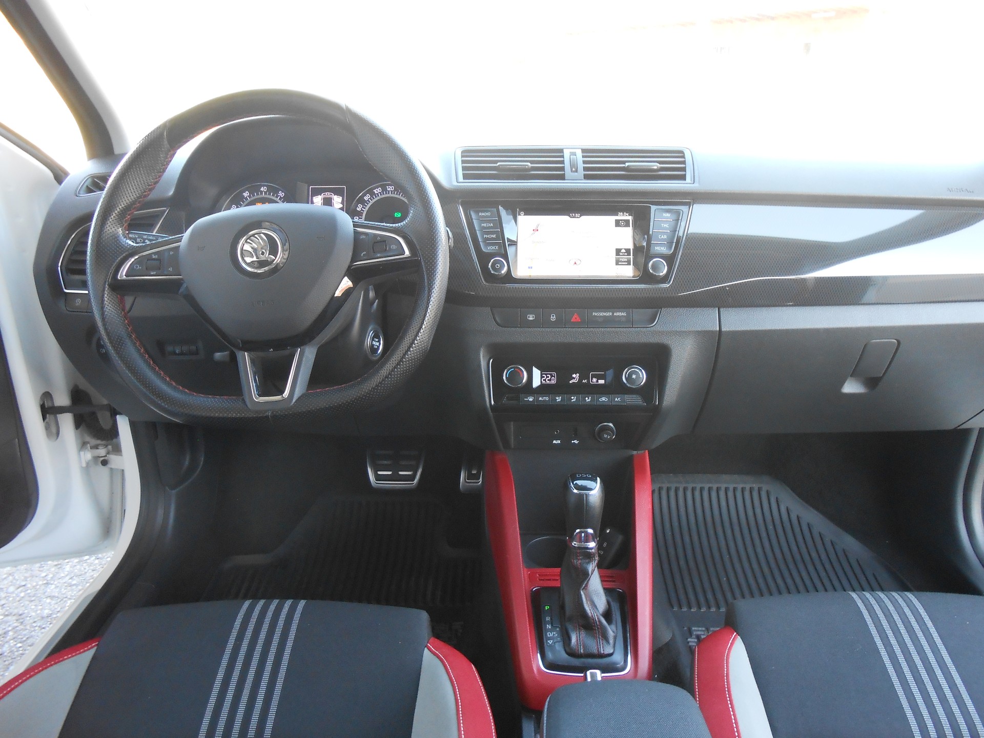 SKODA Fabia 1.2 TSI Monte Carlo DSG-image-11