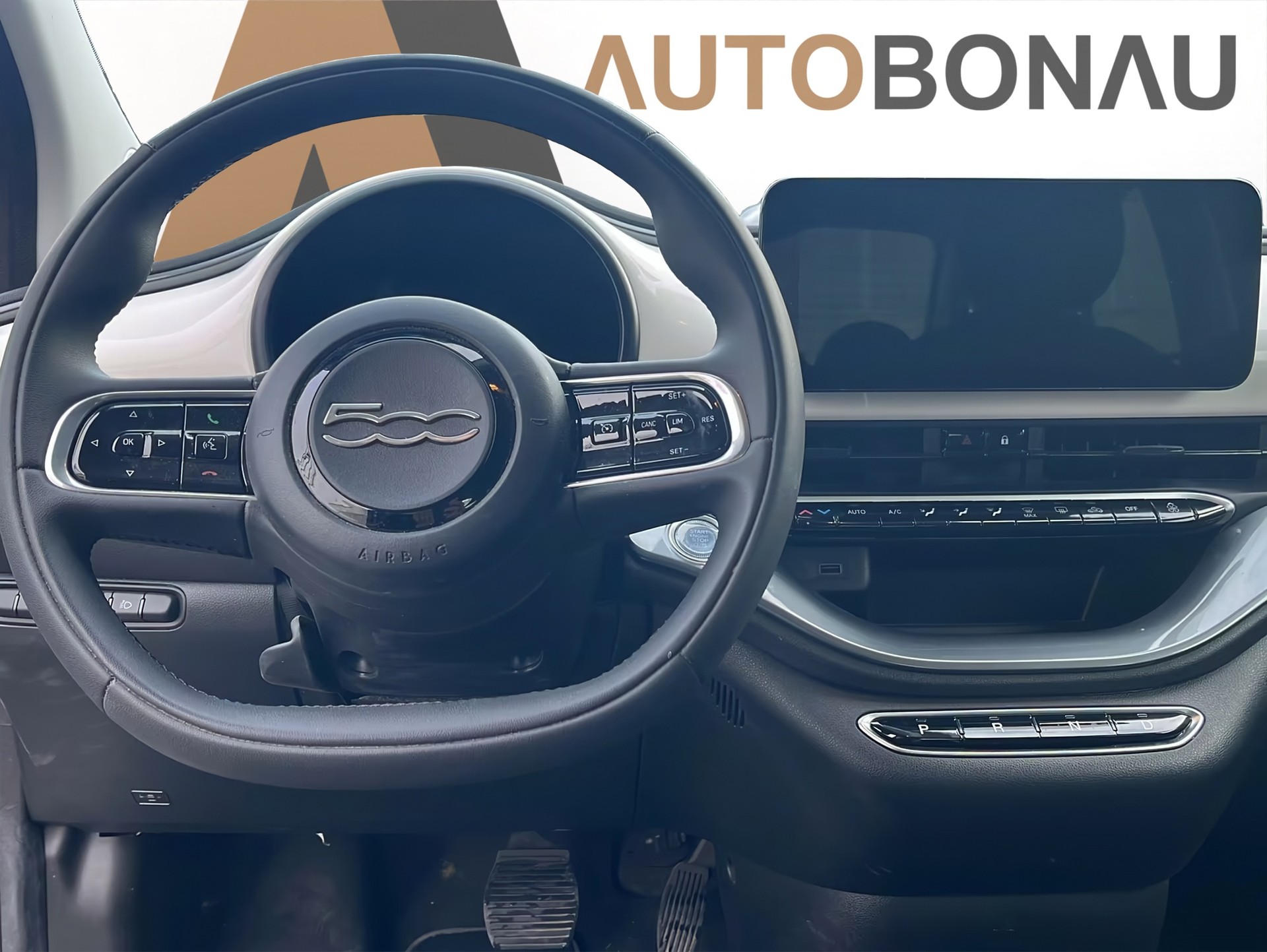 FIAT 500 Electric Cult 320KM-image-9