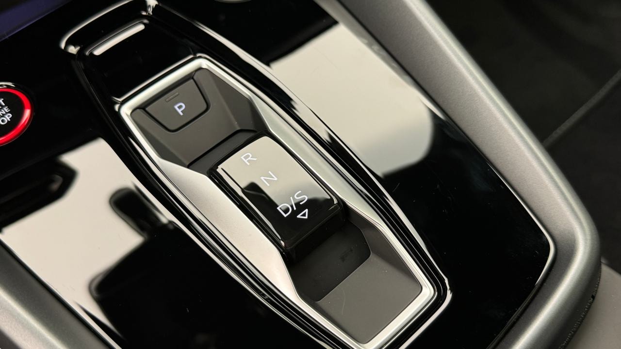 AUDI S3 Sportback TFSI quattro S-tronic-image-10