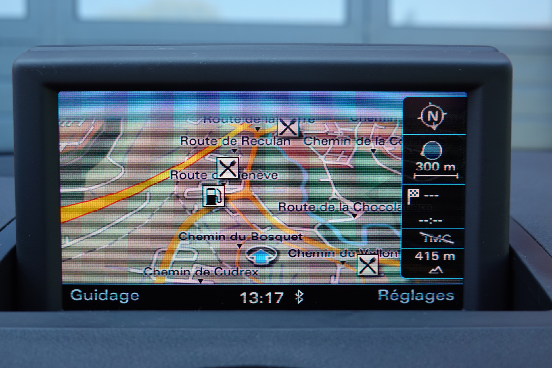AUDI A1 1.4 TFSI "* Vehicule CH * Radio Bluetooth * Capteur stationnement * Phares auto *"-image-14