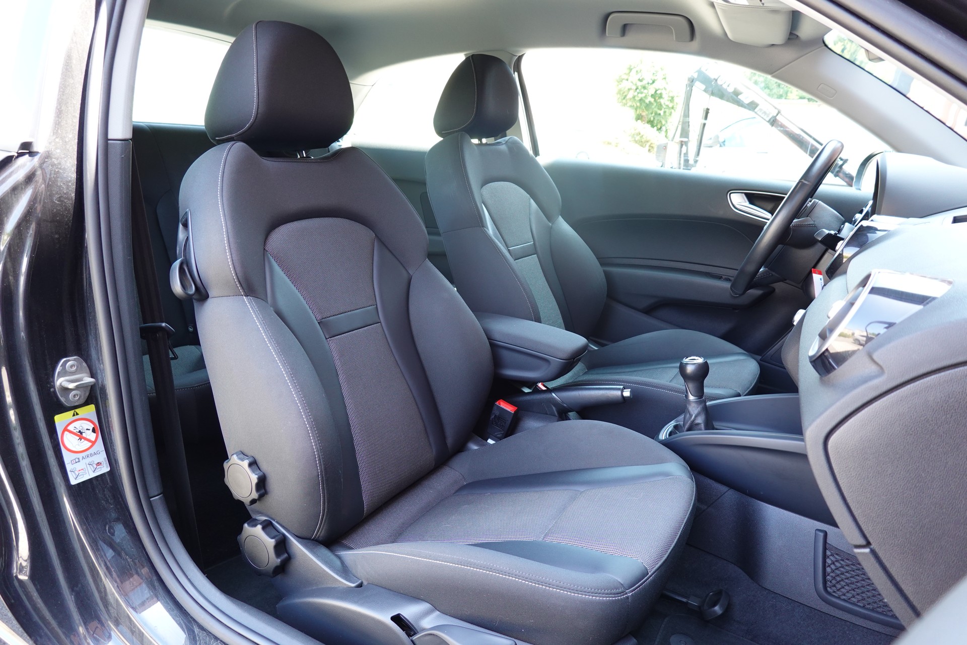 AUDI A1 1.4 TFSI "* Vehicule CH * Radio Bluetooth * Capteur stationnement * Phares auto *"-image-19