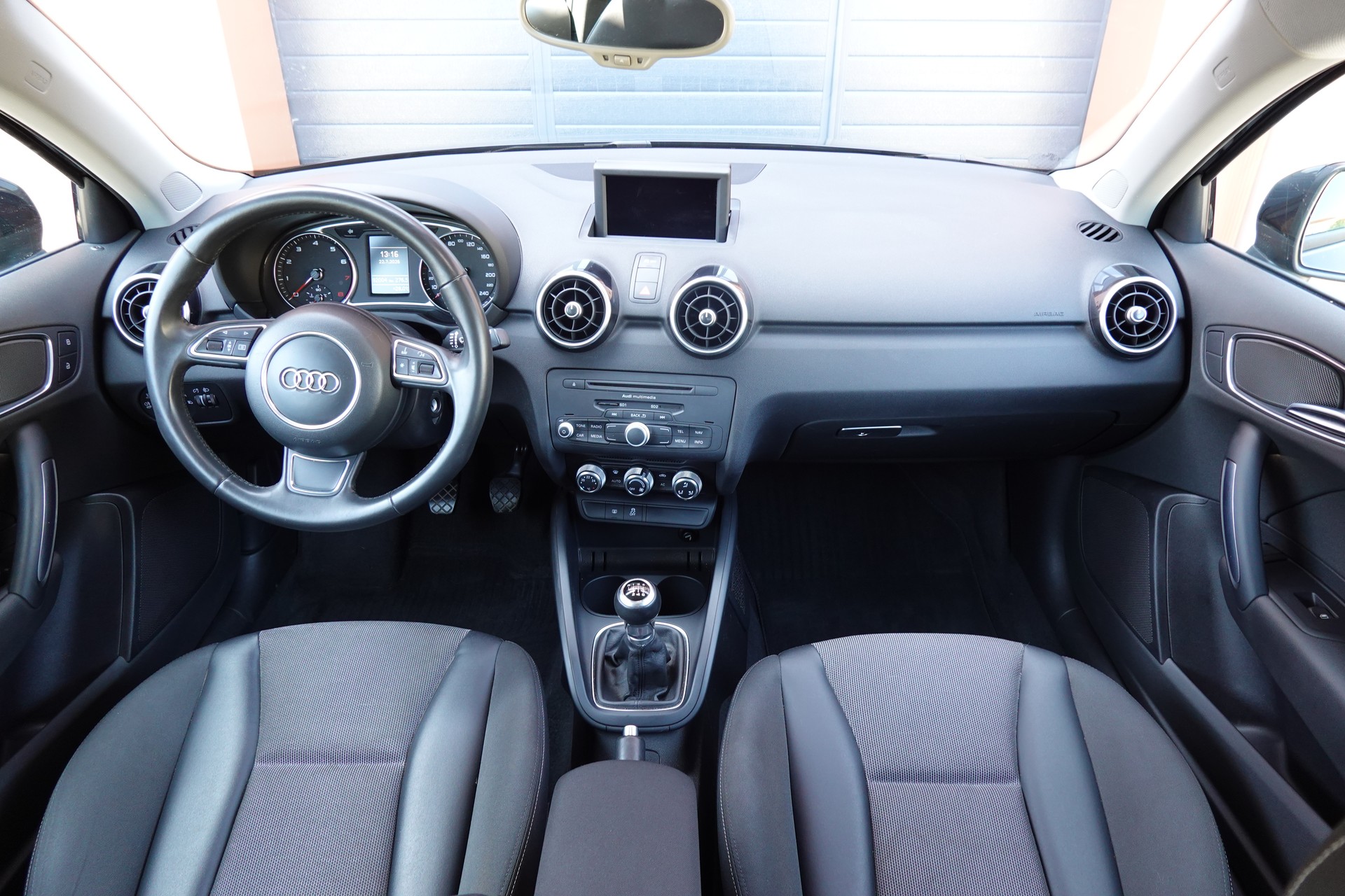 AUDI A1 1.4 TFSI "* Vehicule CH * Radio Bluetooth * Capteur stationnement * Phares auto *"-image-10
