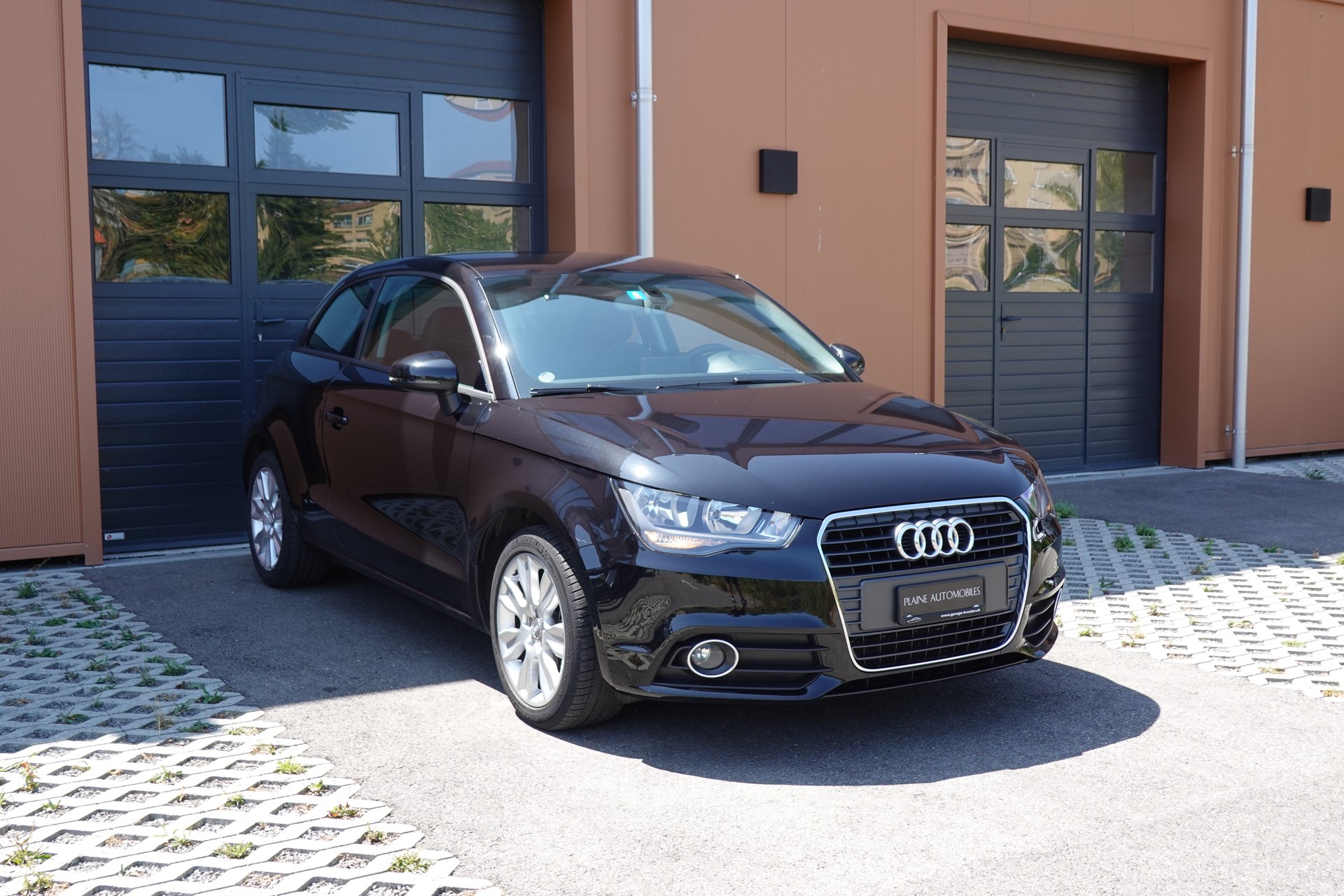 AUDI A1 1.4 TFSI "* Vehicule CH * Radio Bluetooth * Capteur stationnement * Phares auto *"-showroom-element-2