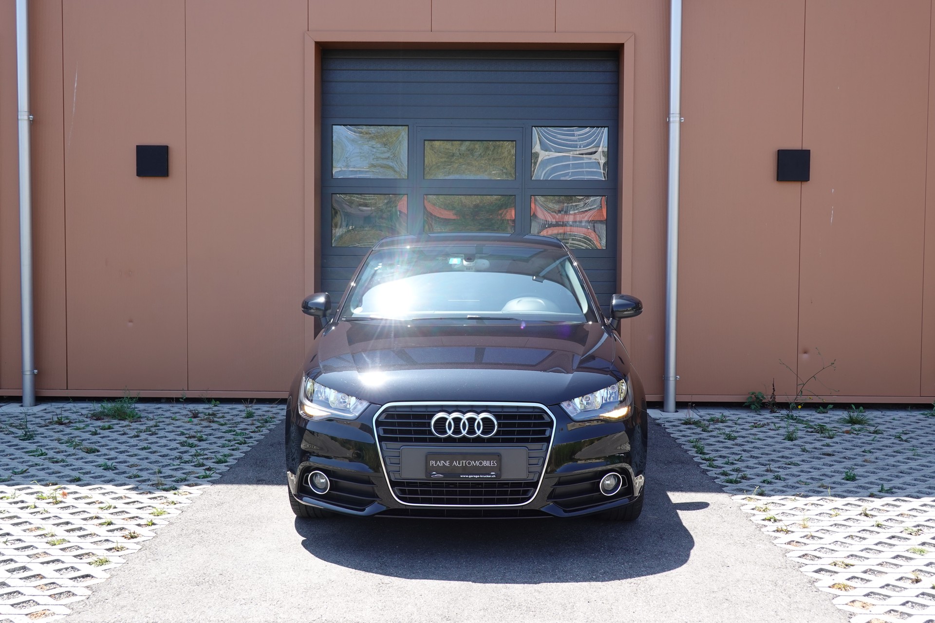 AUDI A1 1.4 TFSI "* Vehicule CH * Radio Bluetooth * Capteur stationnement * Phares auto *"-showroom-element-1