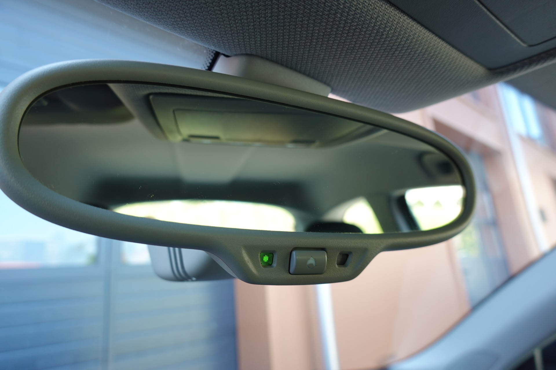 AUDI A1 1.4 TFSI "* Vehicule CH * Radio Bluetooth * Capteur stationnement * Phares auto *"-image-17