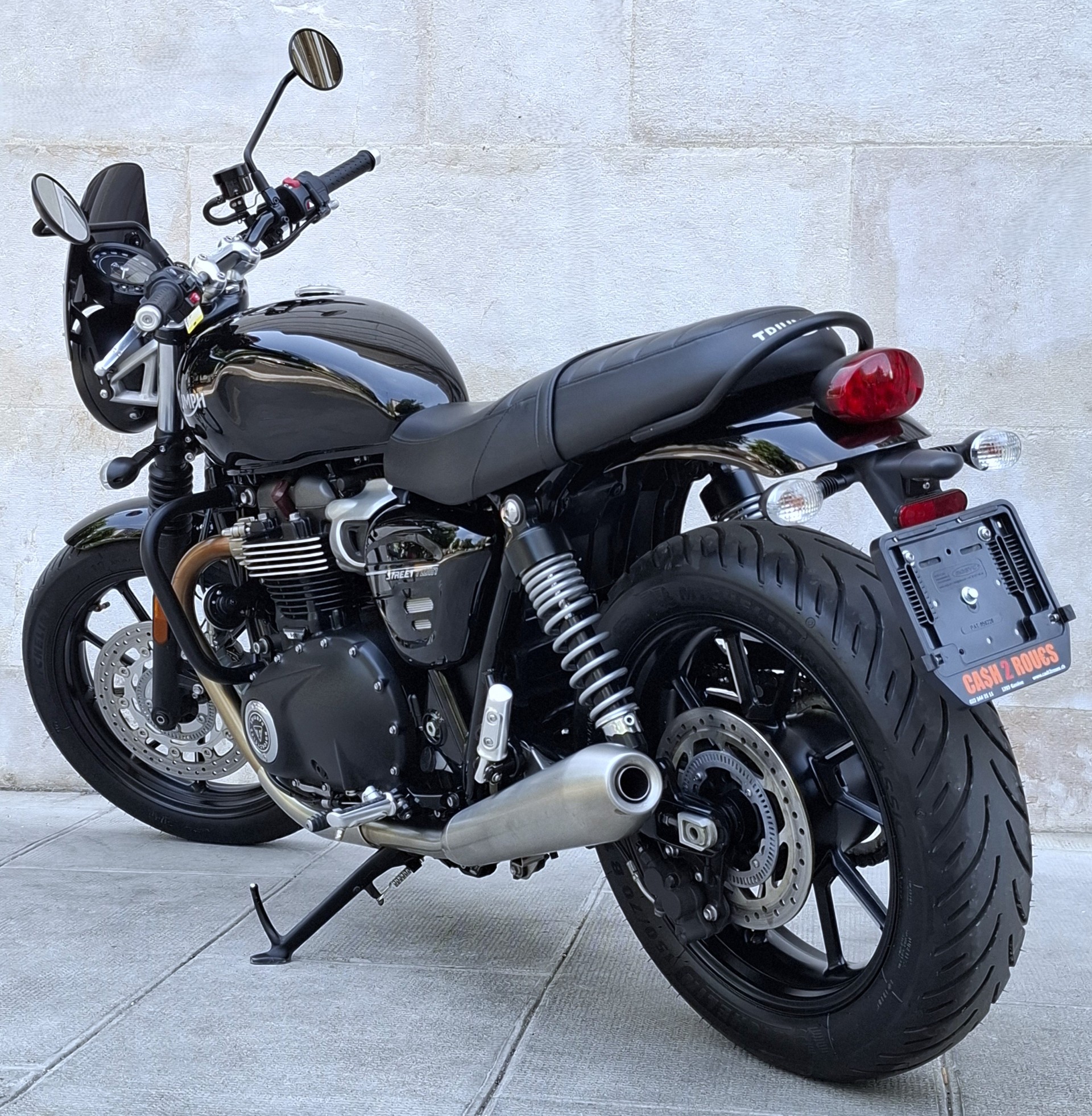 TRIUMPH Street Twin 900 Special Edition-image-5