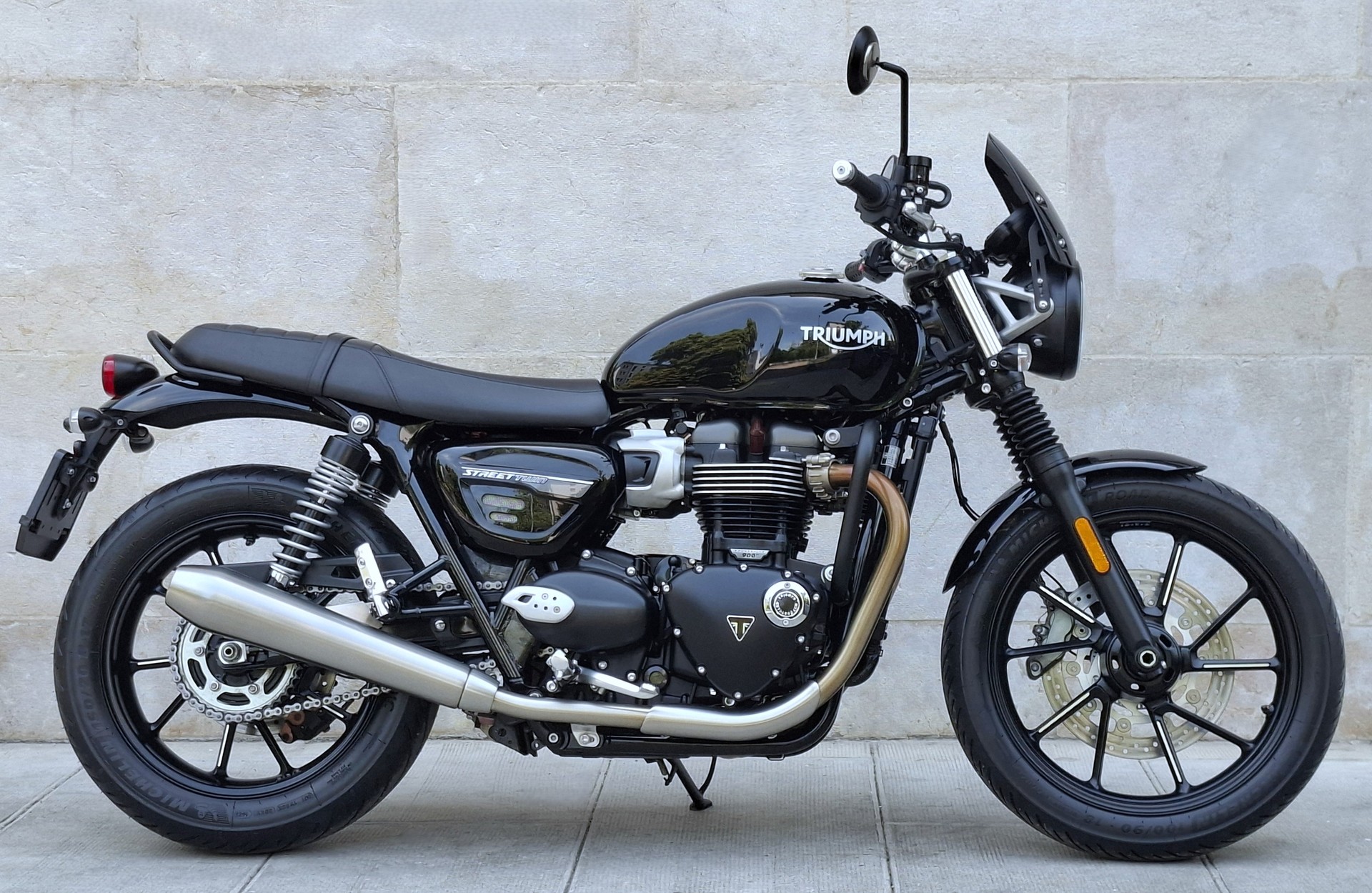 TRIUMPH Street Twin 900 Special Edition