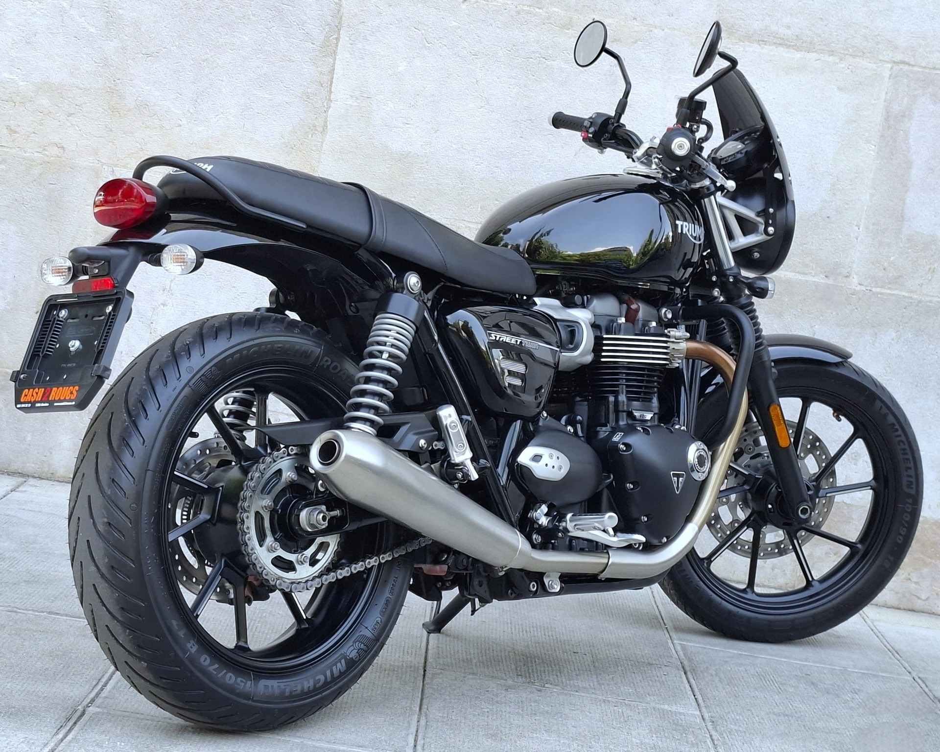 TRIUMPH Street Twin 900 Special Edition-image-4