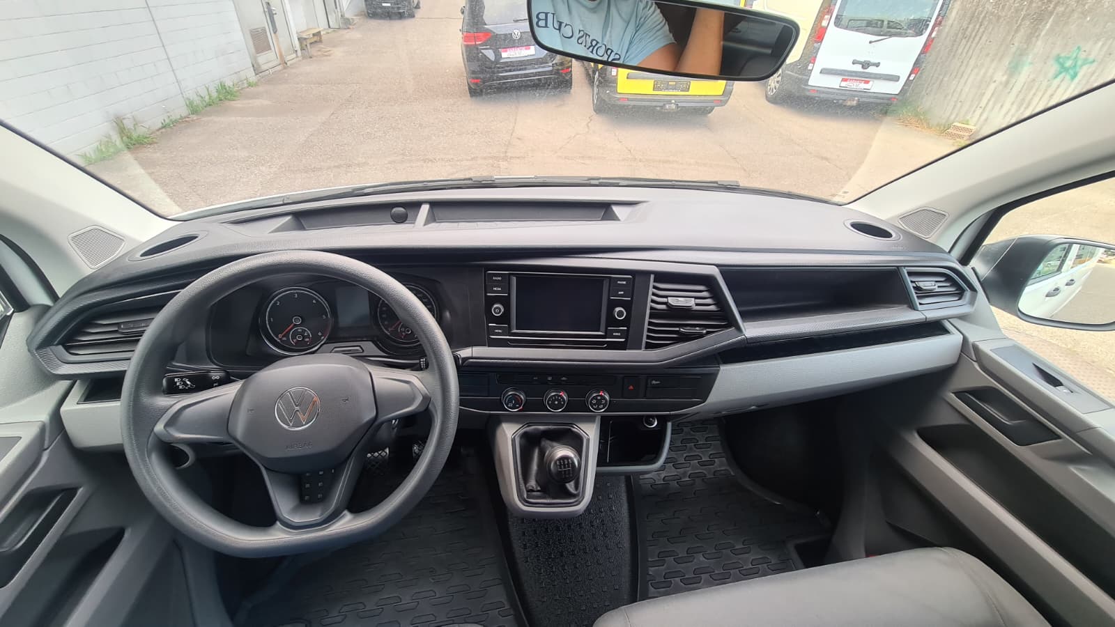 VW T6.1 2.0 TDI ** 3-Plätzer ** Lange Version ** Klimaanlage ** PDC Hinten ** Anh-Kupplung ** LTZ MFK 05.03.2026 ** Nutz-1142kg **-image-15