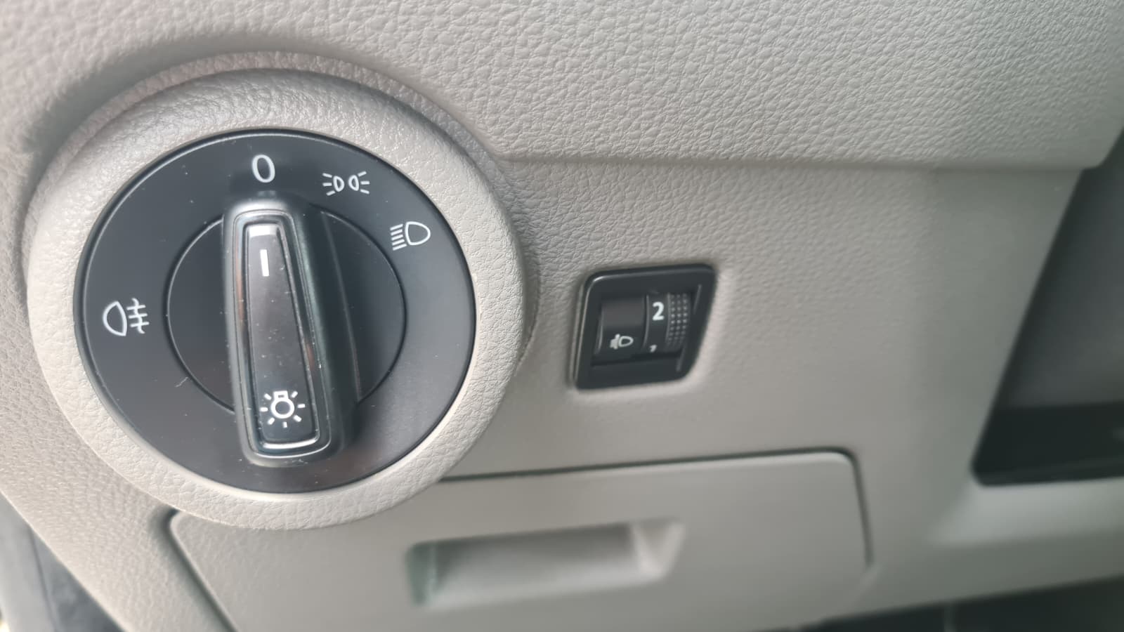VW T6.1 2.0 TDI ** 3-Plätzer ** Lange Version ** Klimaanlage ** PDC Hinten ** Anh-Kupplung ** LTZ MFK 05.03.2026 ** Nutz-1142kg **-image-11