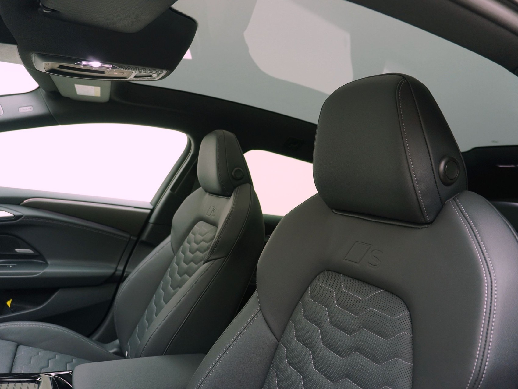 AUDI S6 e-tron Avant quattro **Audi Werksgarantie bis 10/2030**-image-12