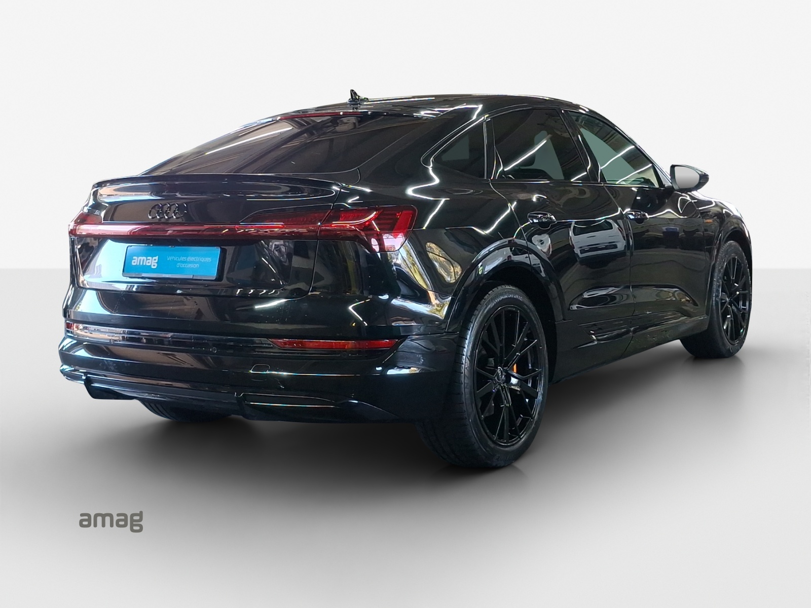 AUDI e-tron 55 Sportback S Line Black Edition quattro-image-4