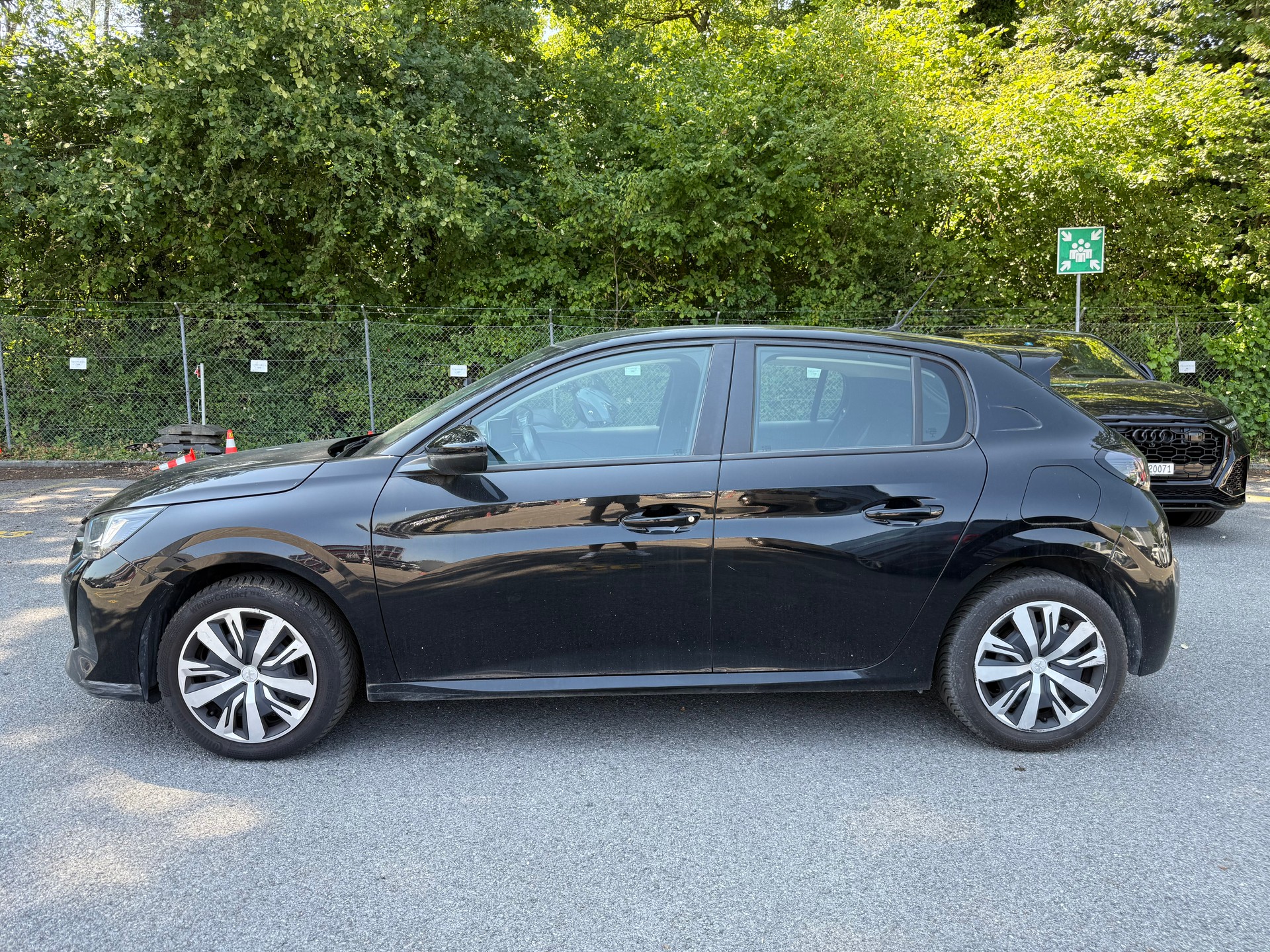 PEUGEOT 208 1.2 PureTech Allure EAT8-image-1
