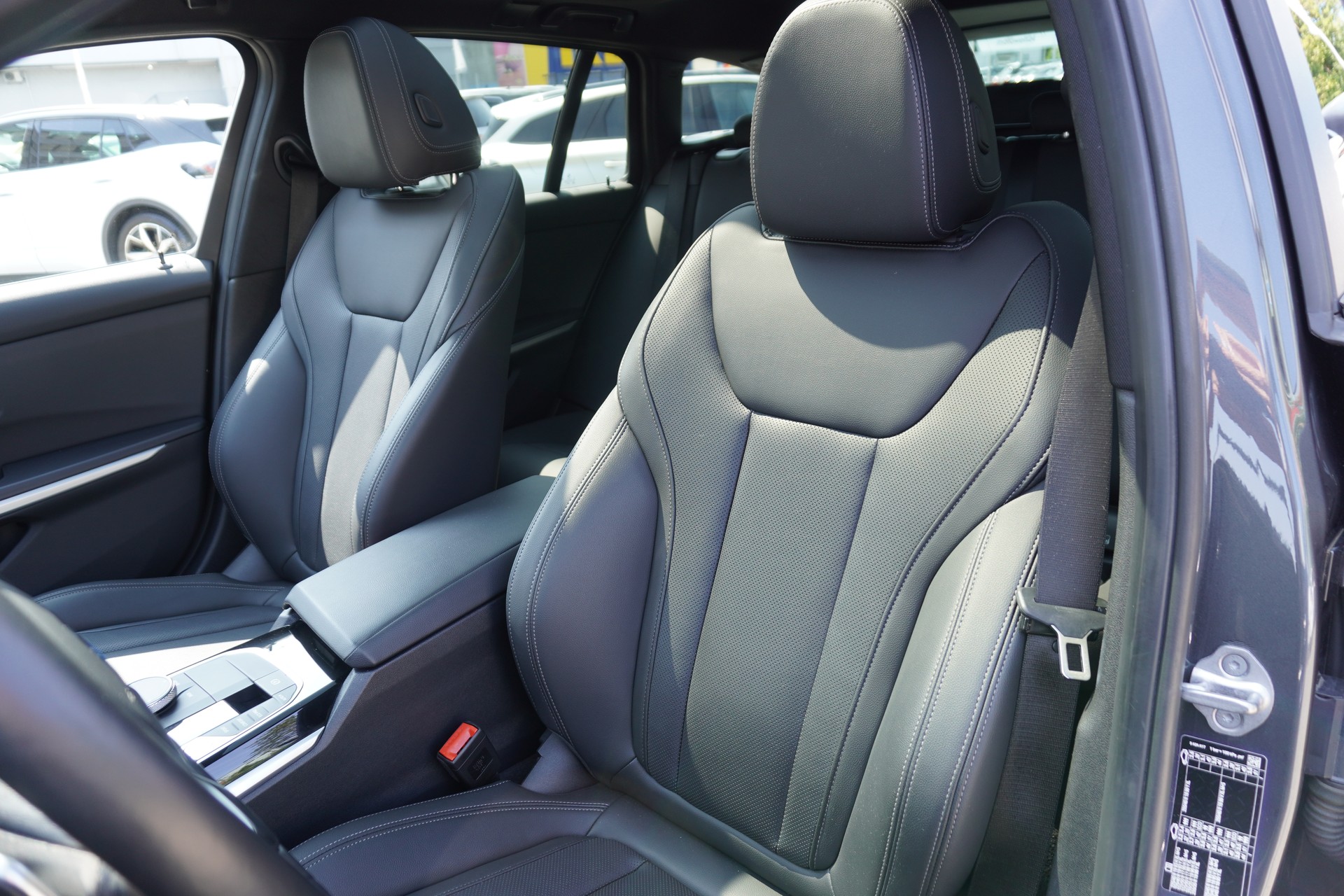 BMW 330i Touring xDrive Steptronic-image-20