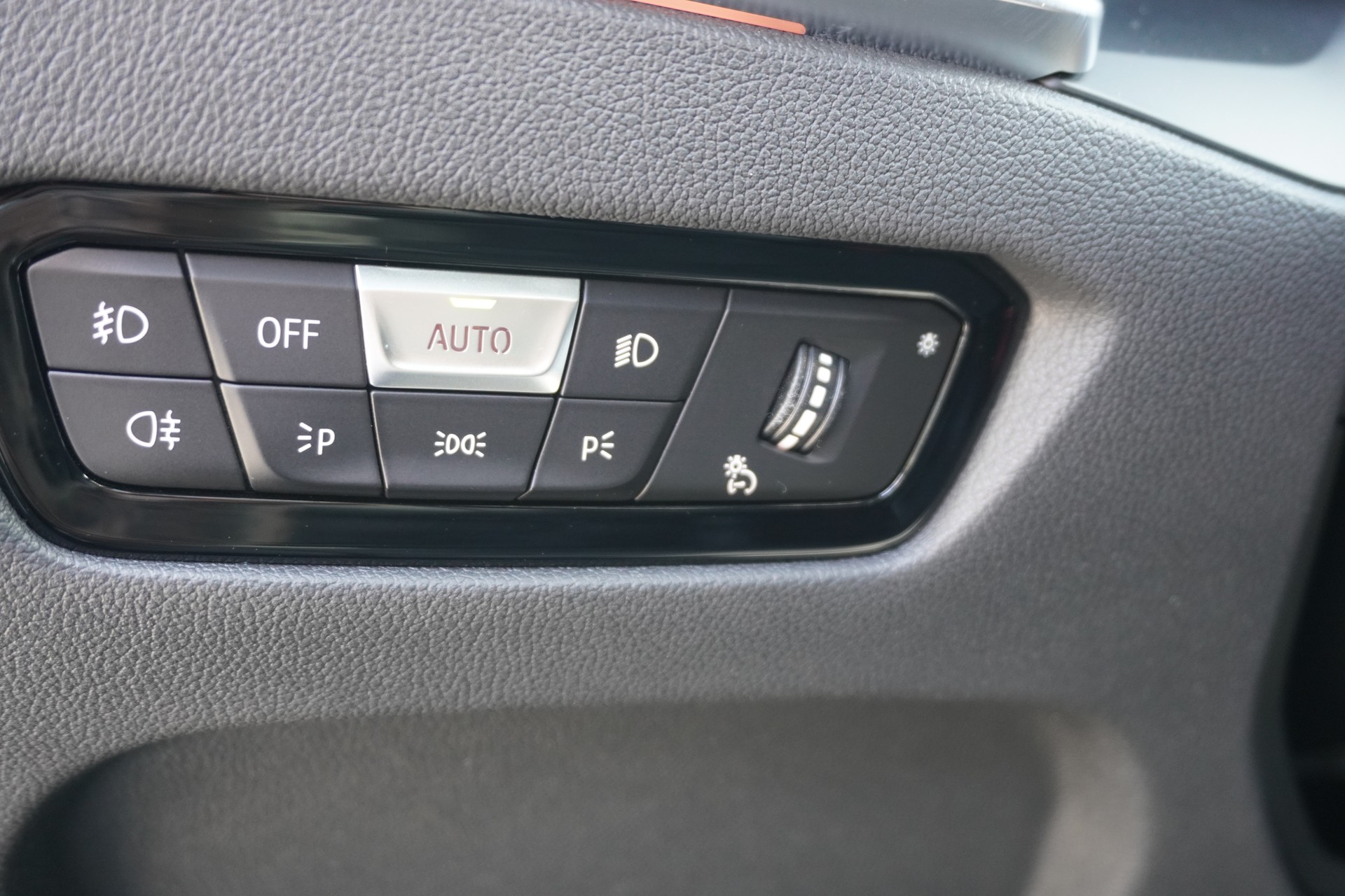BMW 330i Touring xDrive Steptronic-image-17