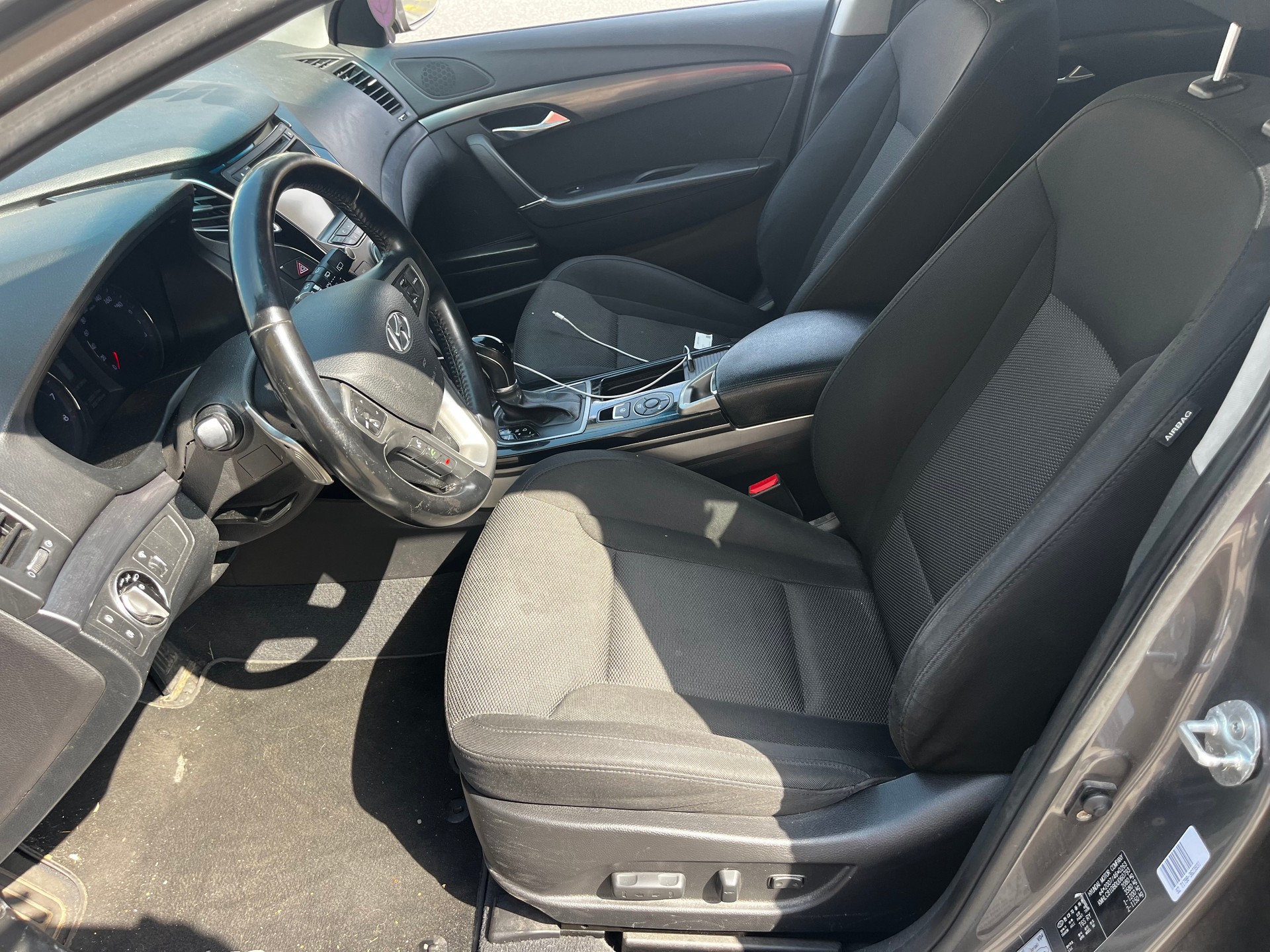 HYUNDAI i40 Wagon 2.0 GDi Premium Automatic-image-9