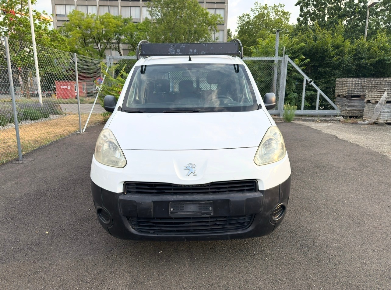 PEUGEOT Partner 1.6 e-HDI Urban Pack-image-1
