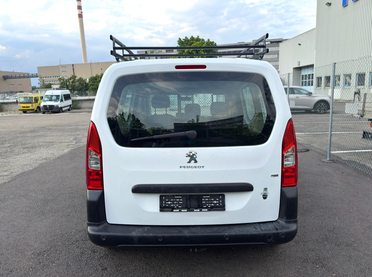 PEUGEOT Partner 1.6 e-HDI Urban Pack-image-7