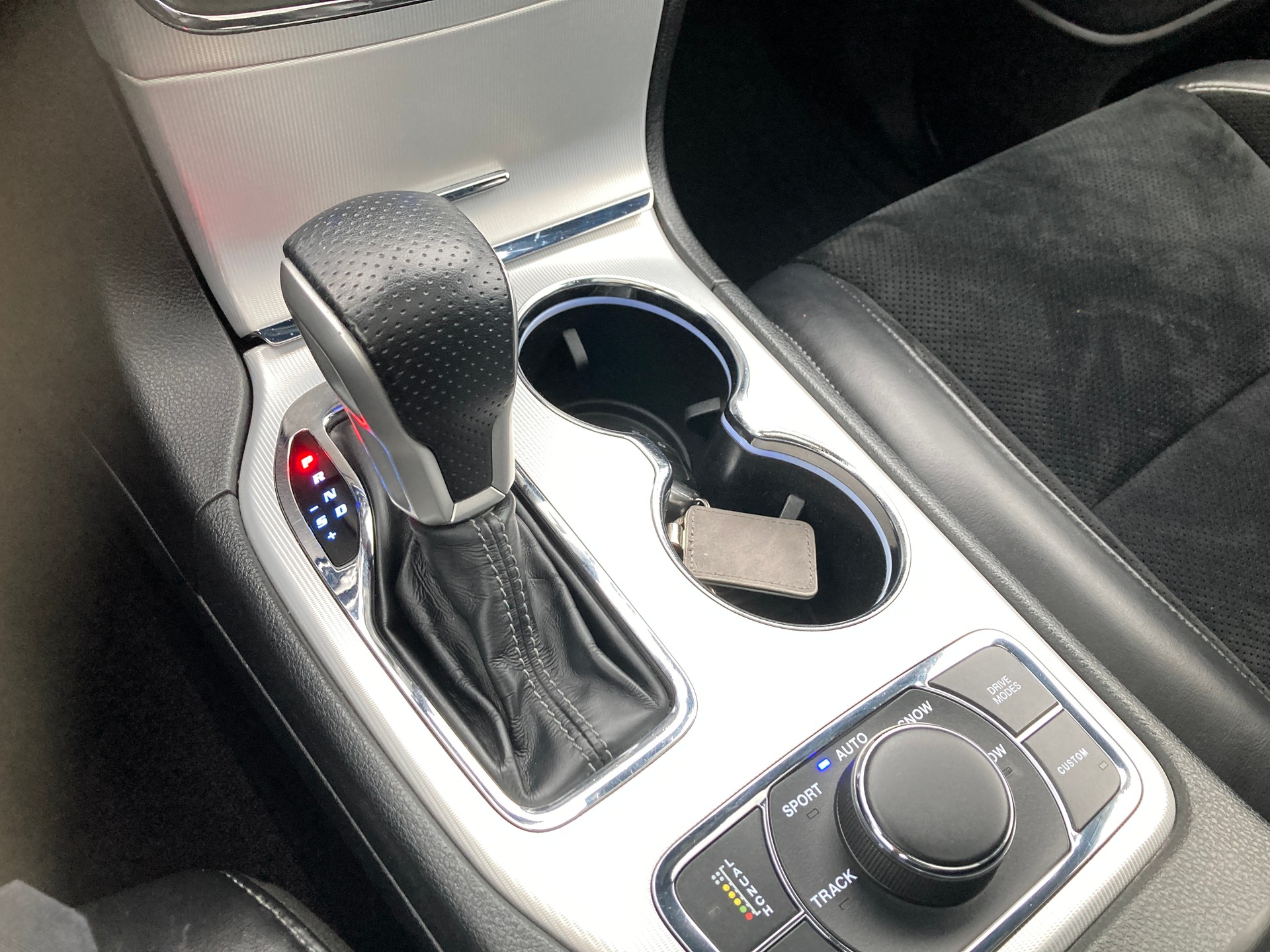 JEEP Grand Cherokee 6.4 V8 HEMI SRT8 Automatic mit Anhängerkupplung-image-20