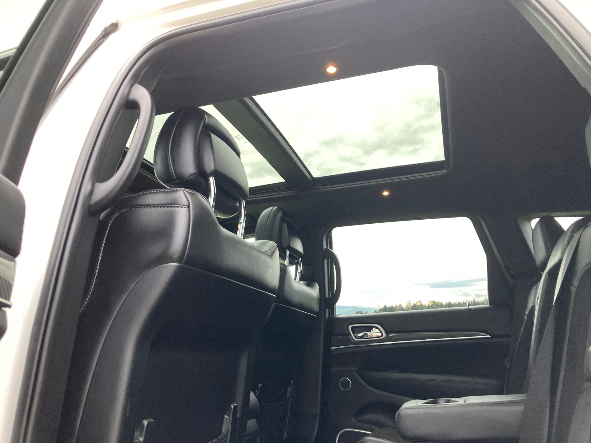 JEEP Grand Cherokee 6.4 V8 HEMI SRT8 Automatic mit Anhängerkupplung-image-9
