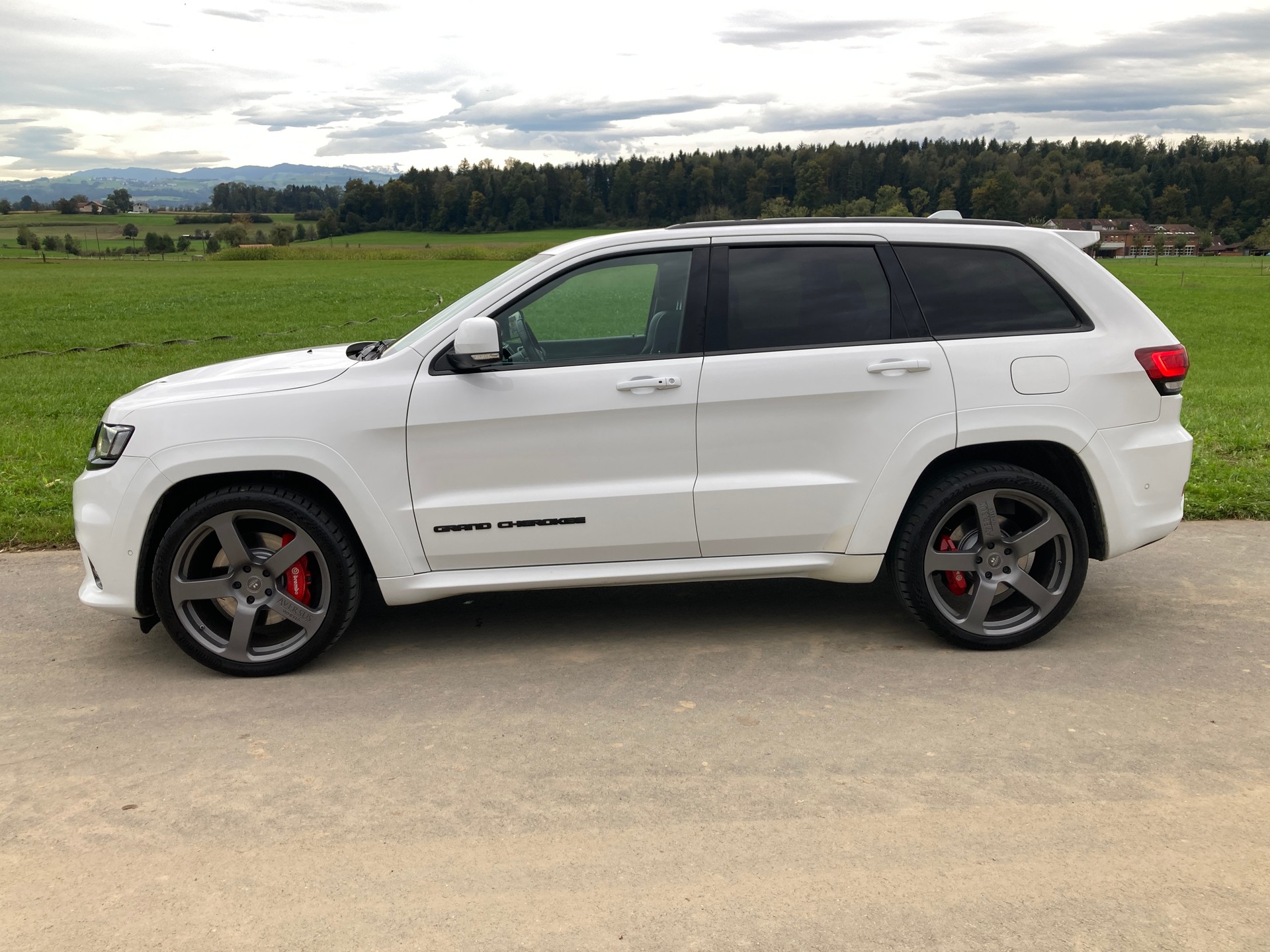 JEEP Grand Cherokee 6.4 V8 HEMI SRT8 Automatic mit Anhängerkupplung-image-4